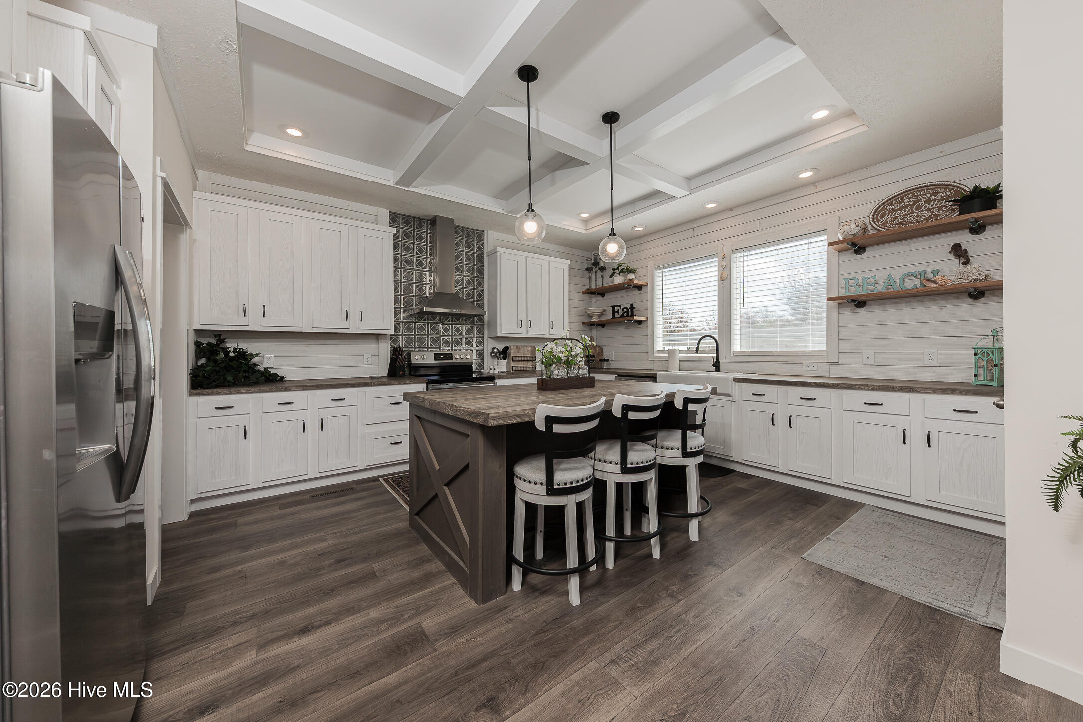 100563969 | Photo 14