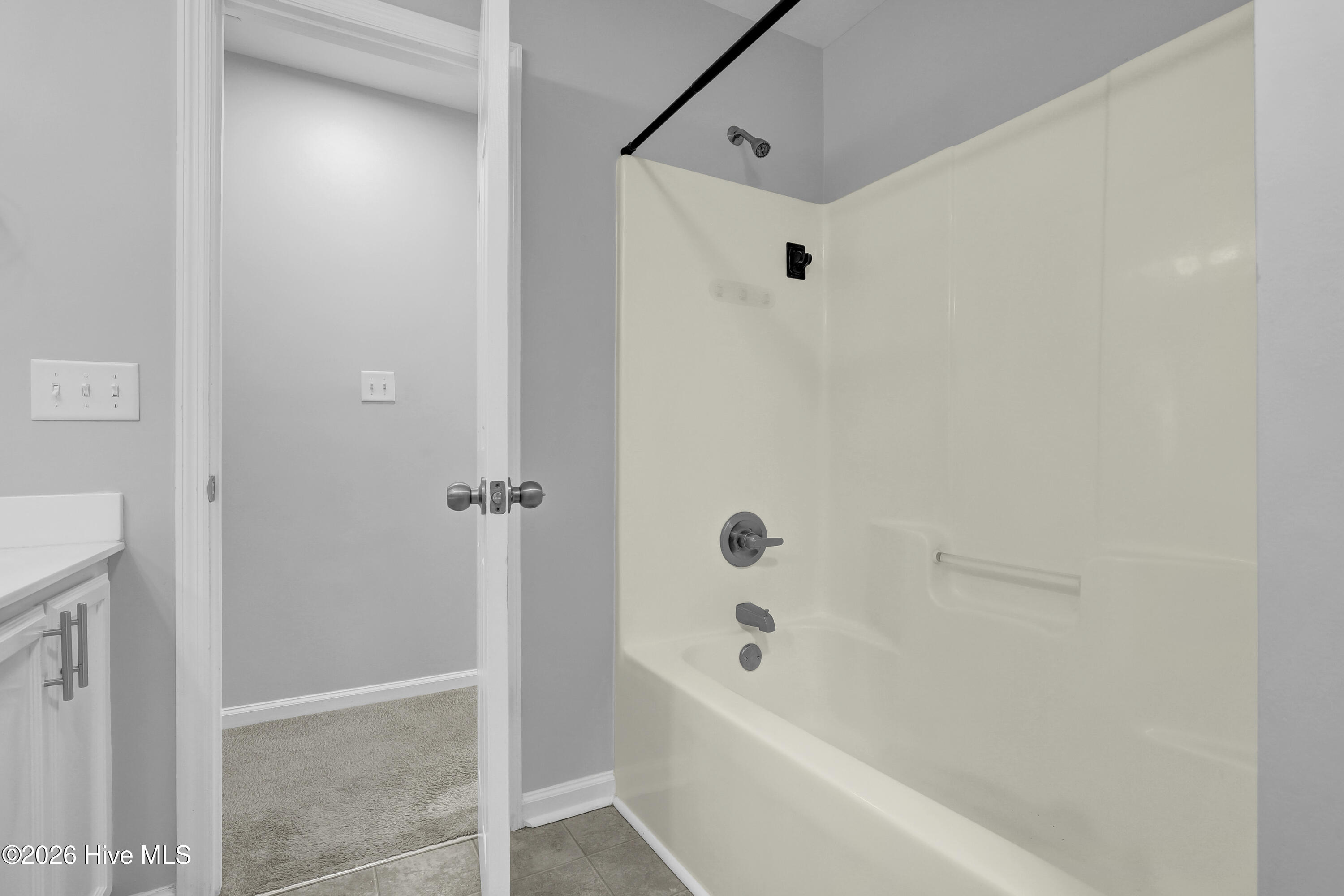 100570174 | Photo 16