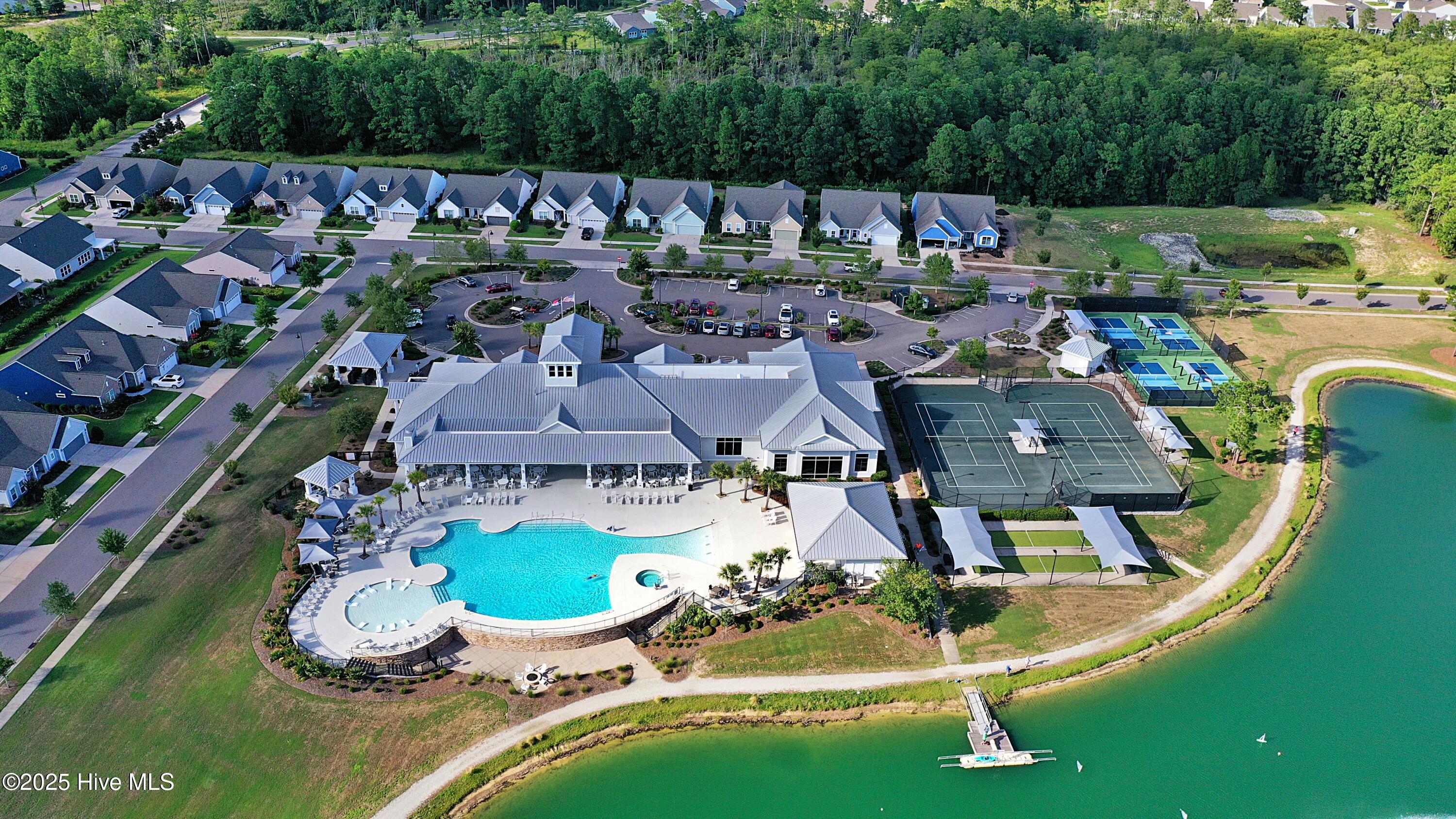 100522213 | Photo 28