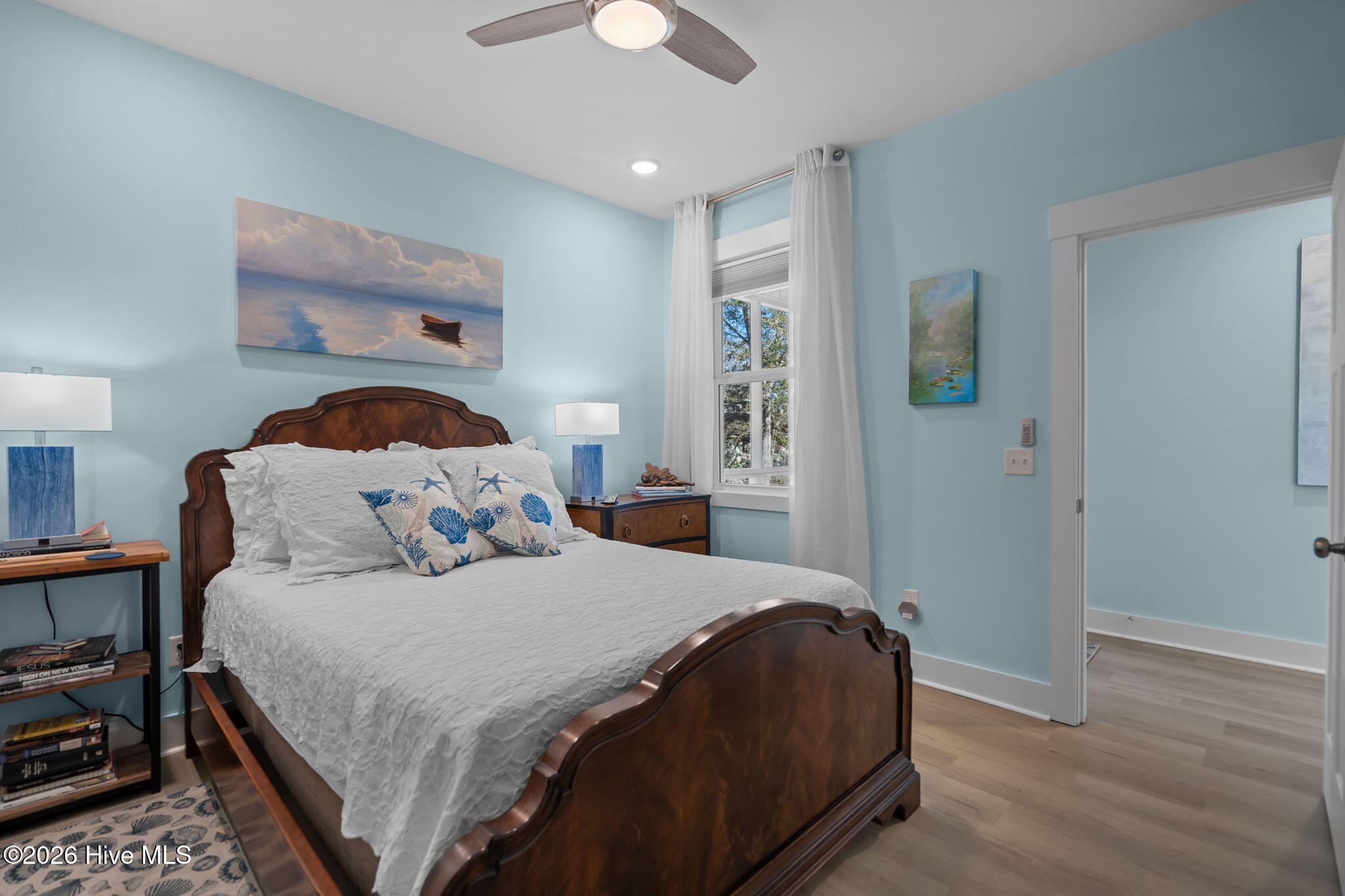 100546966 | Photo 33