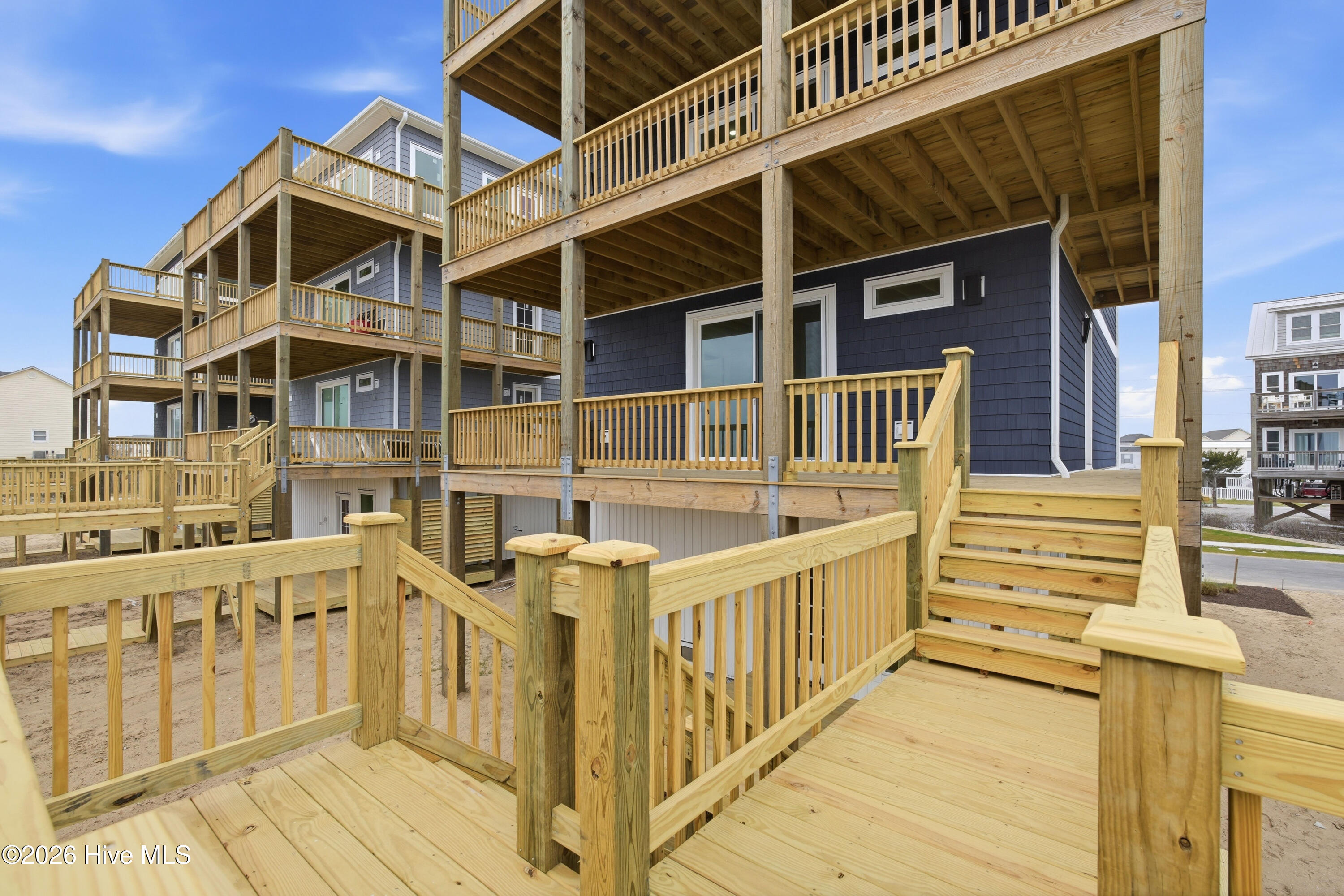 100508019 | Photo 48