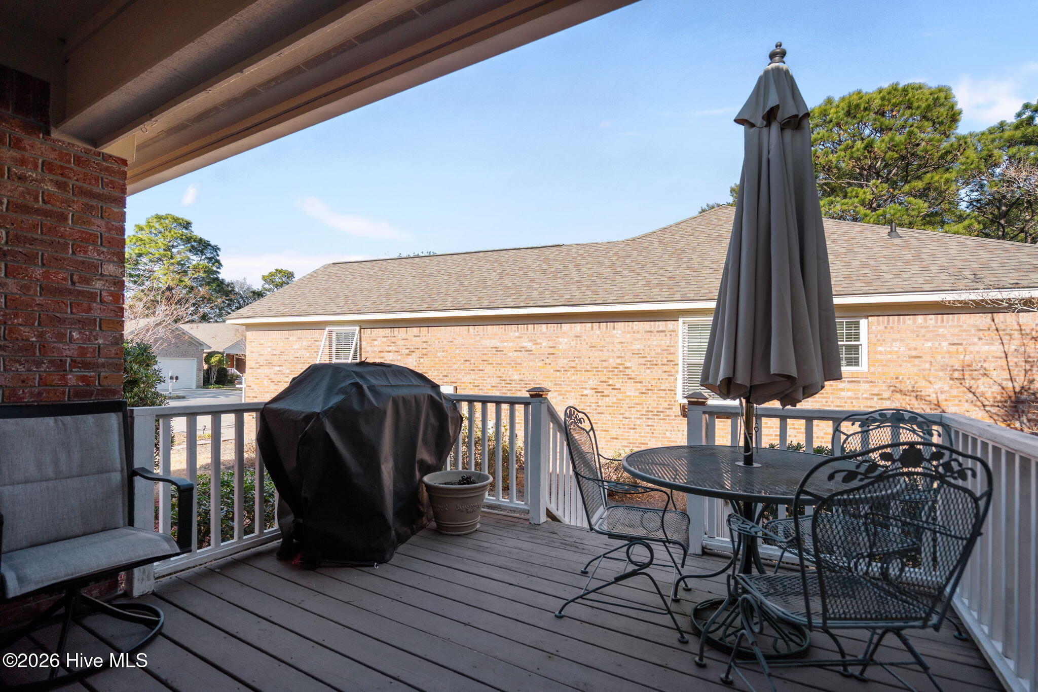 100552343 | Photo 36