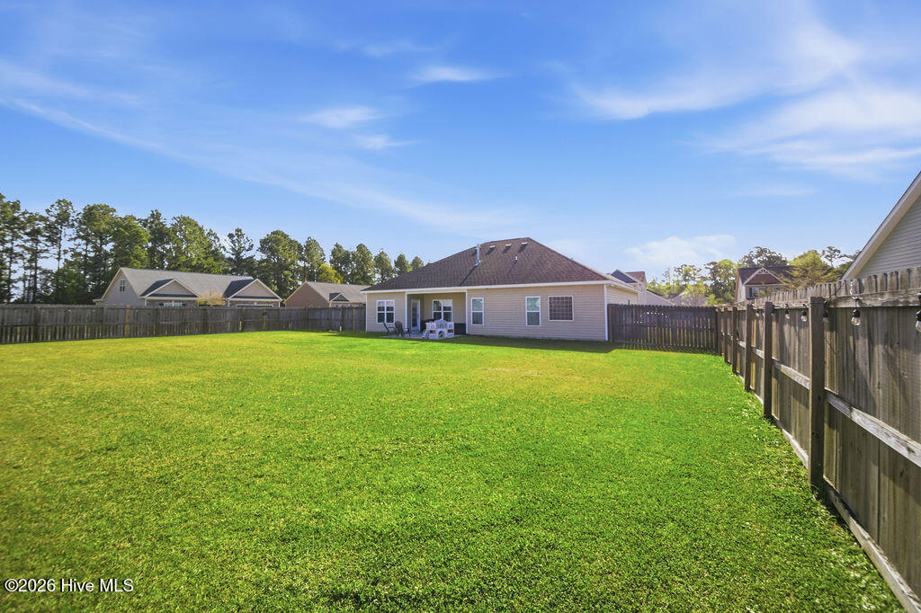 100565679 | Photo 35