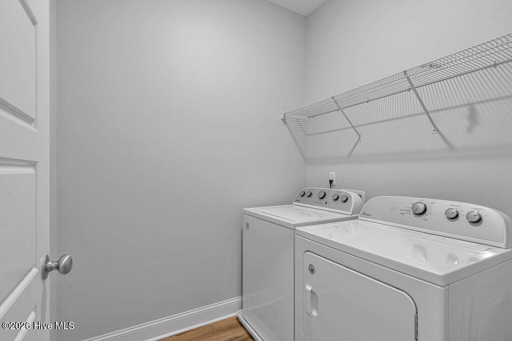 100548703 | Photo 23