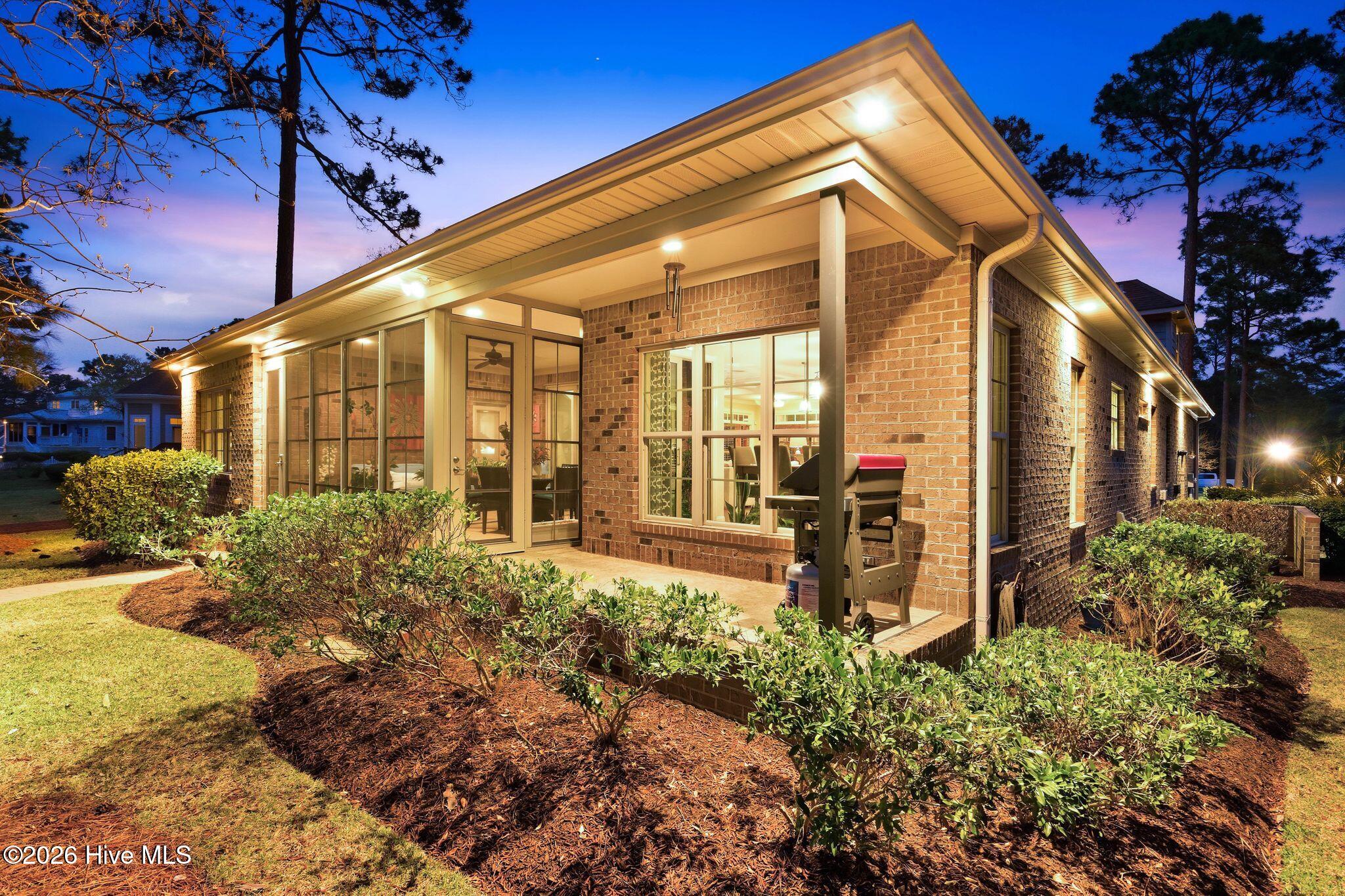 100564432 | Photo 61