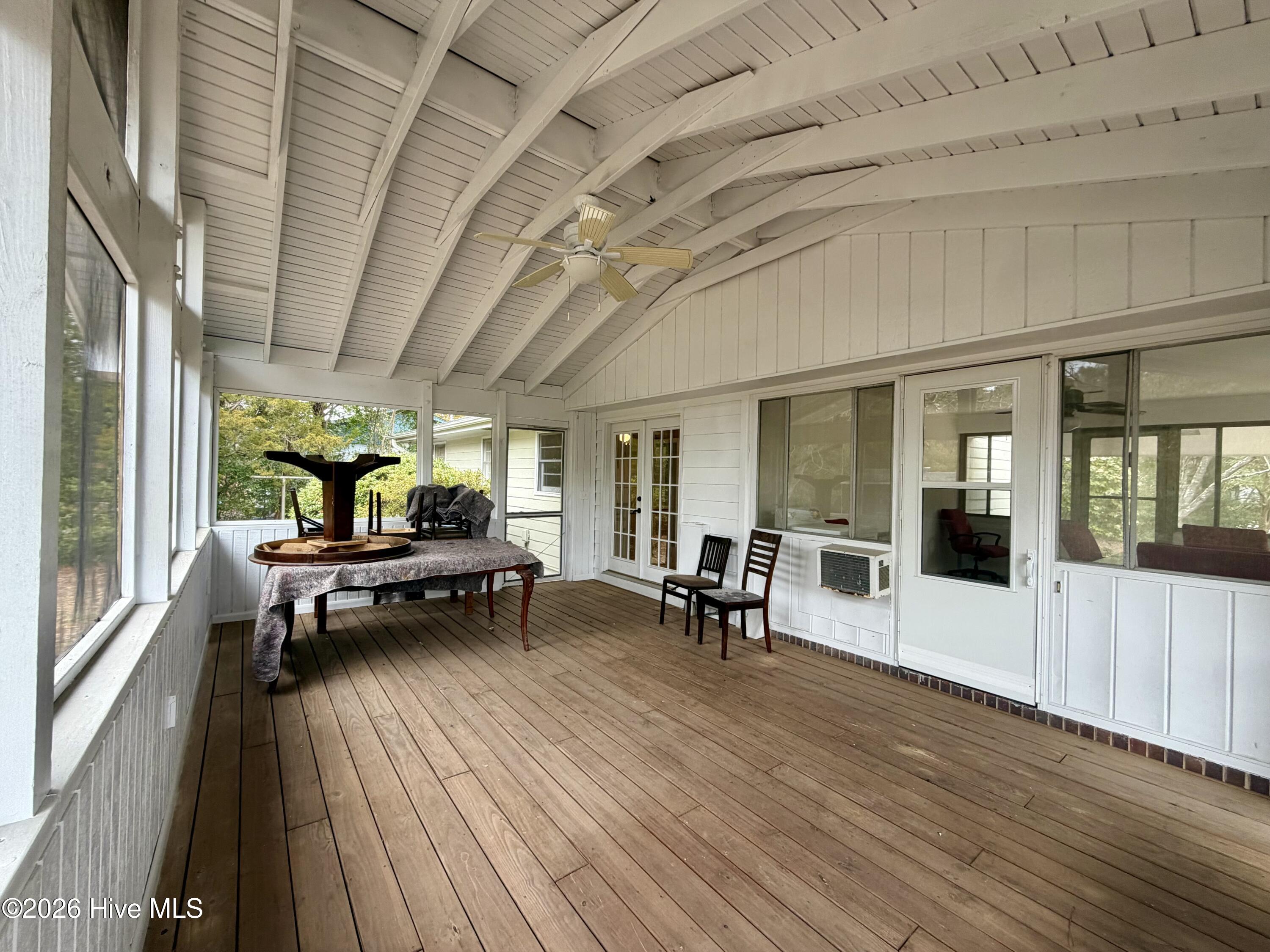 100554872 | Photo 13