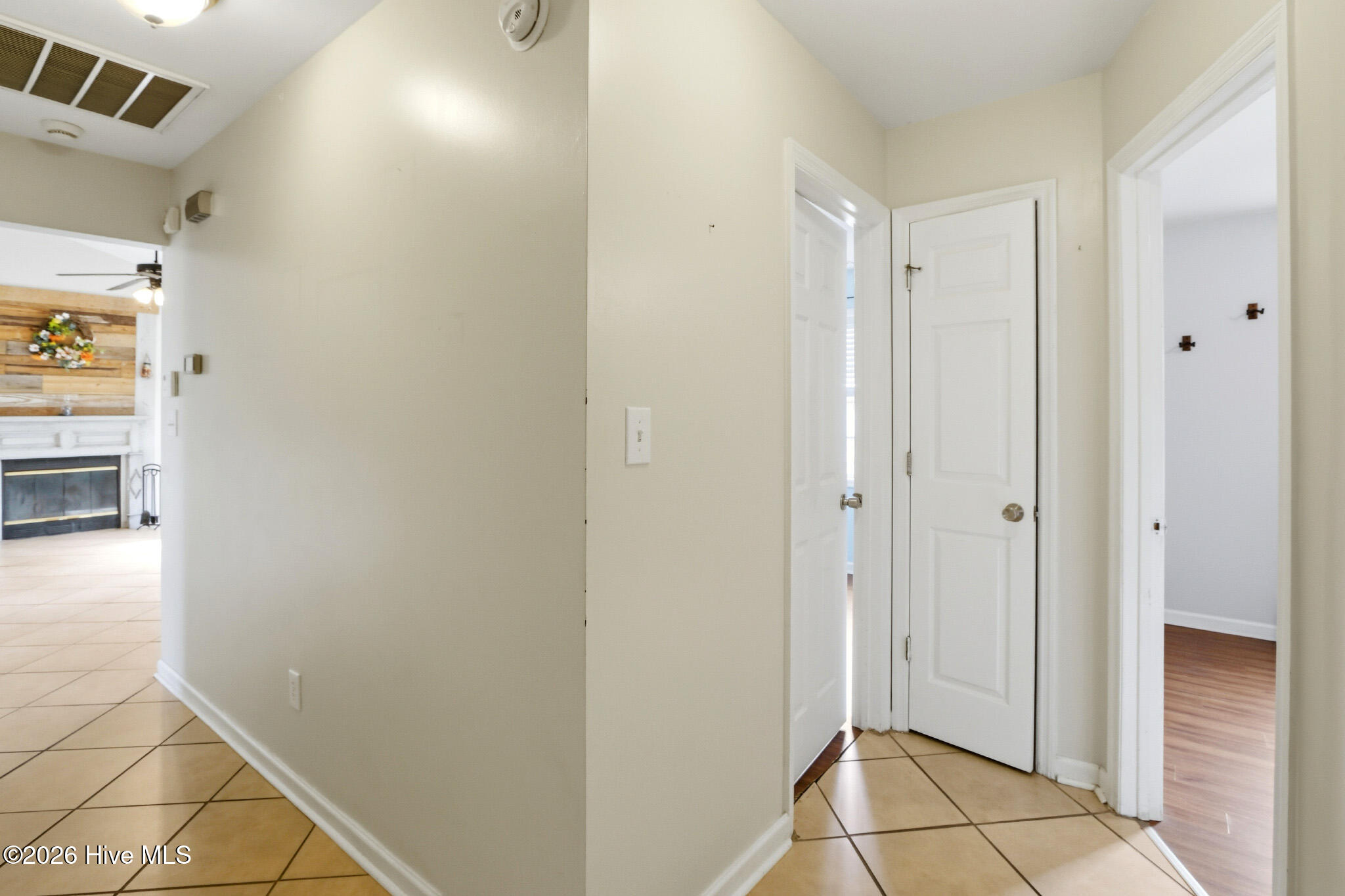 100558935 | Photo 34