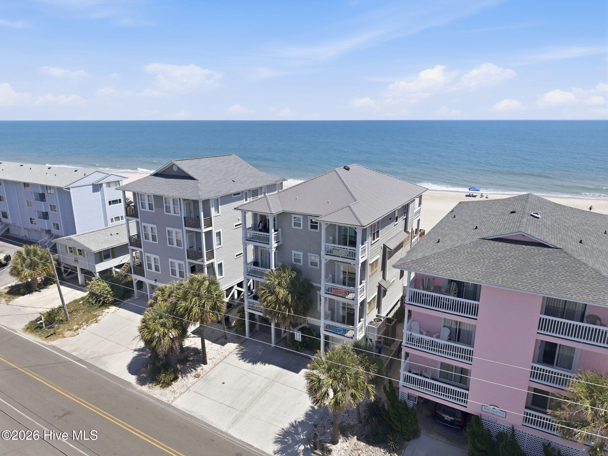 100570337 | Photo 38