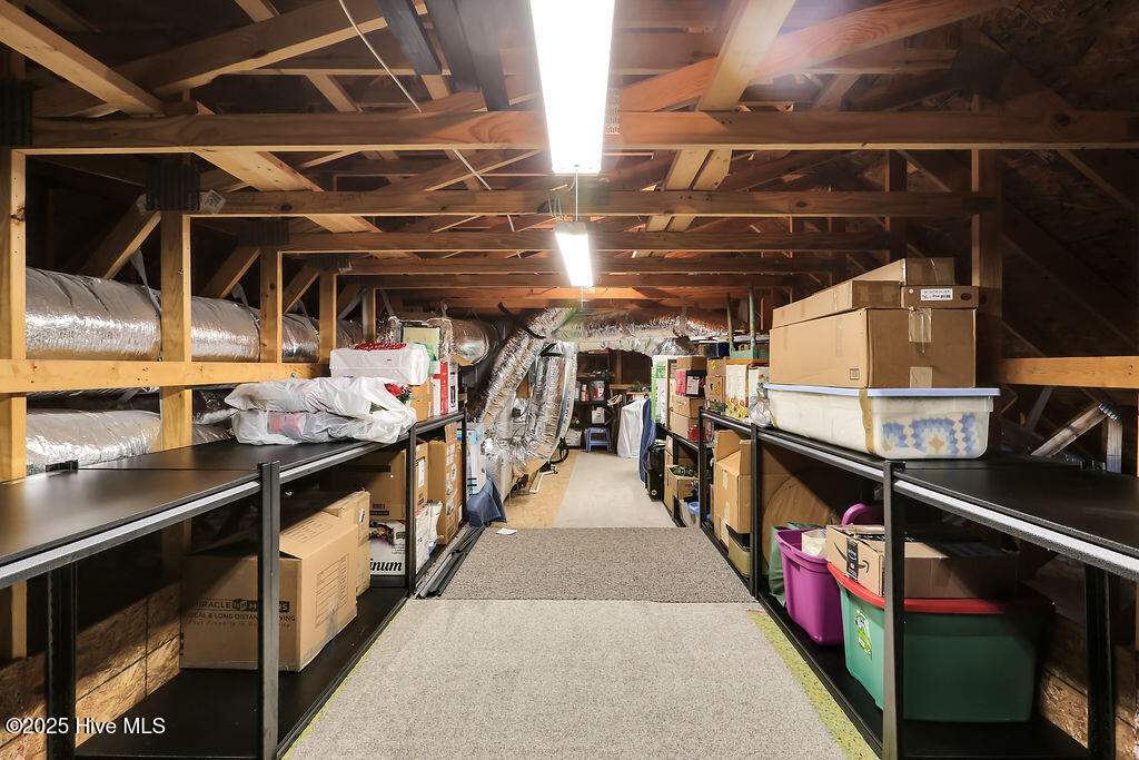 100545215 | Photo 40