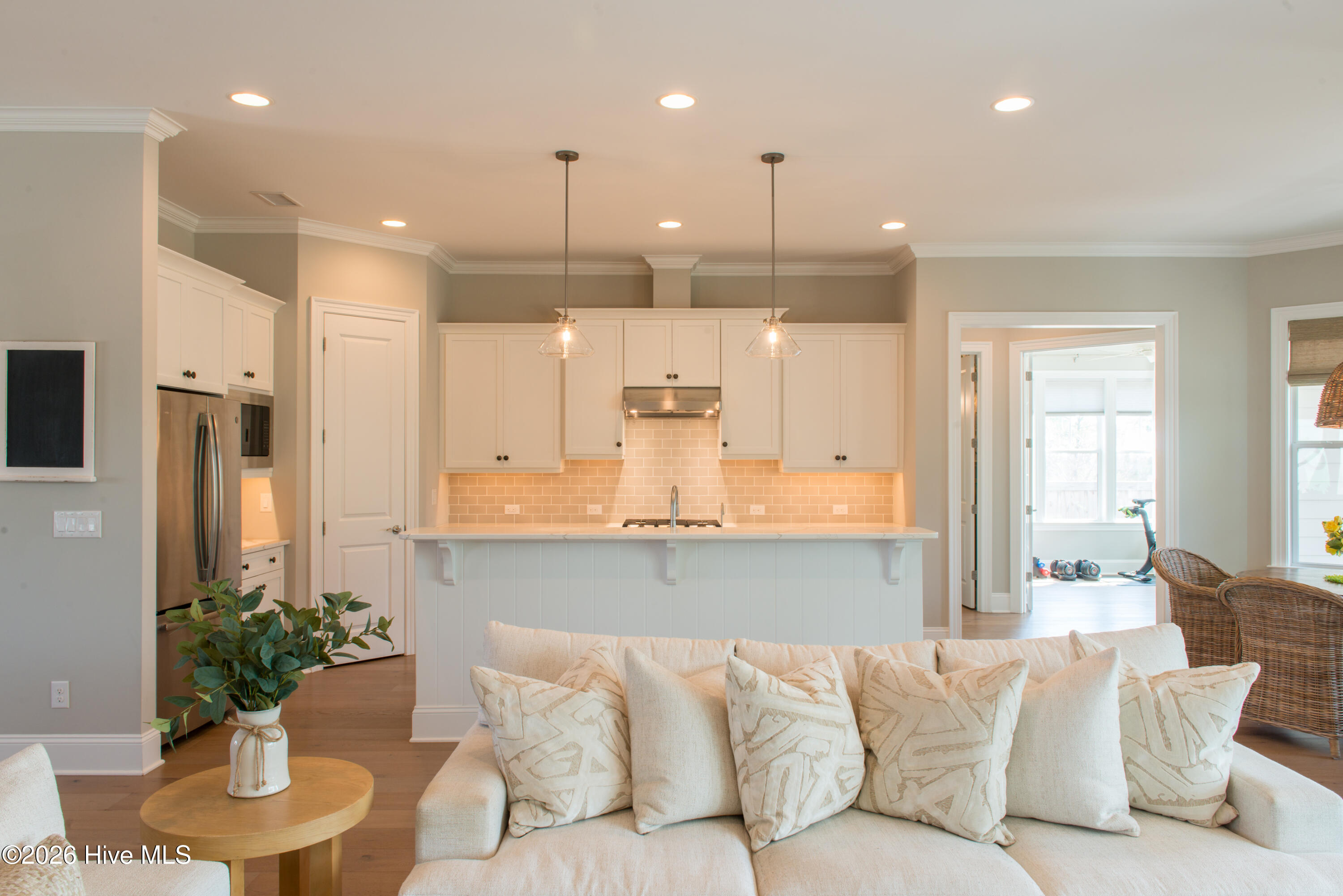 100560299 | Photo 25