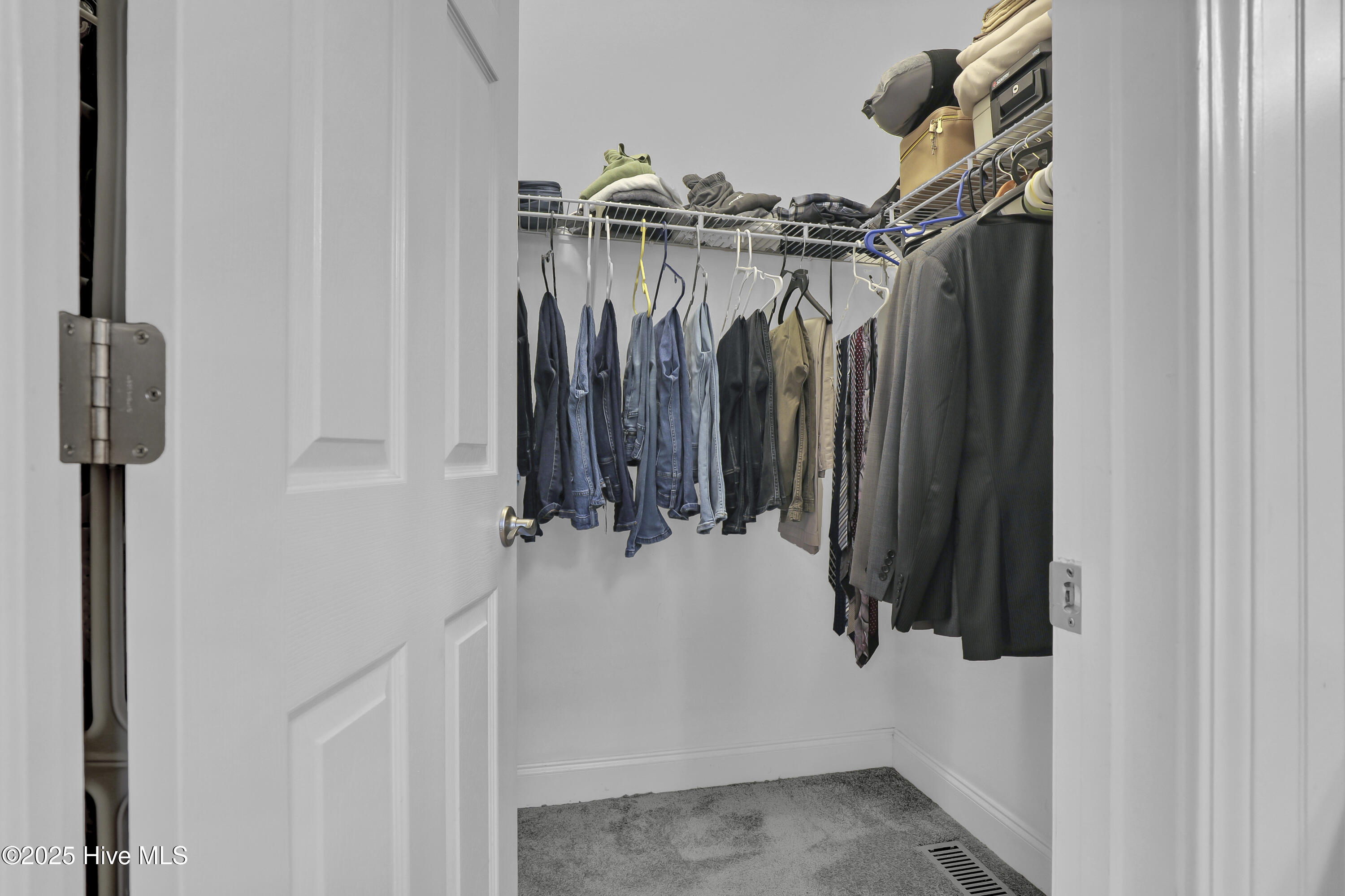 100532986 | Photo 26