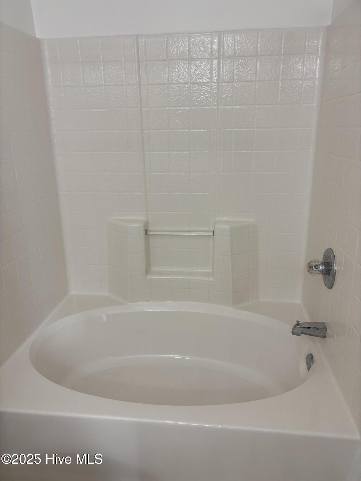 100520456 | Photo 24