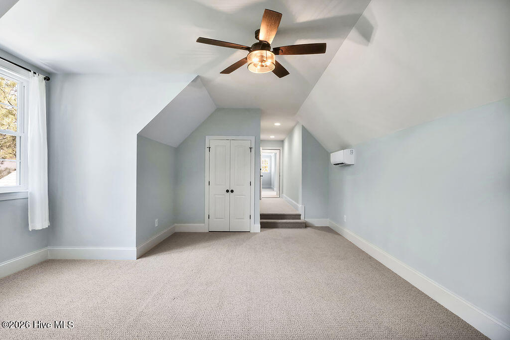 100566993 | Photo 37