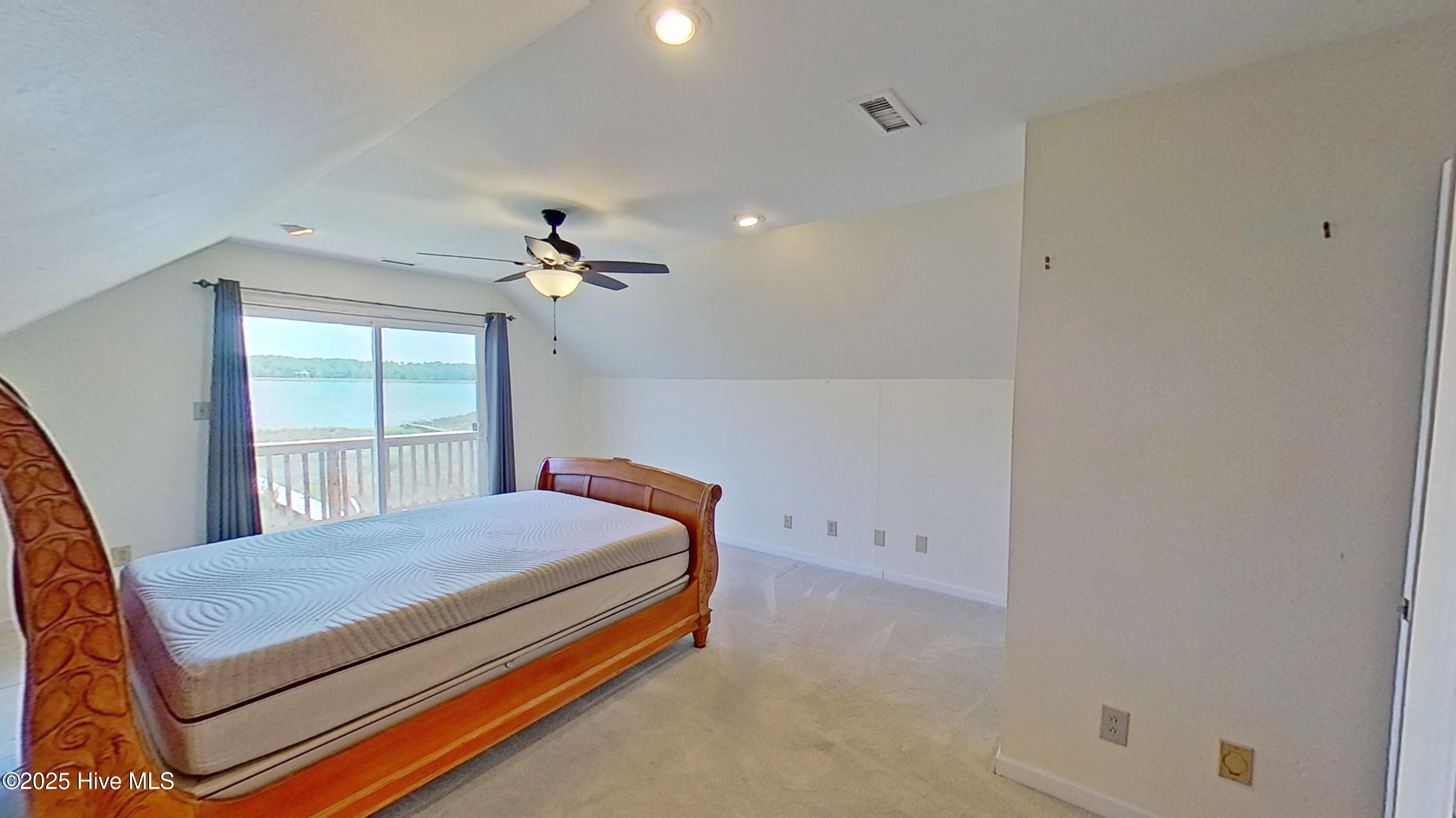 100543059 | Photo 27