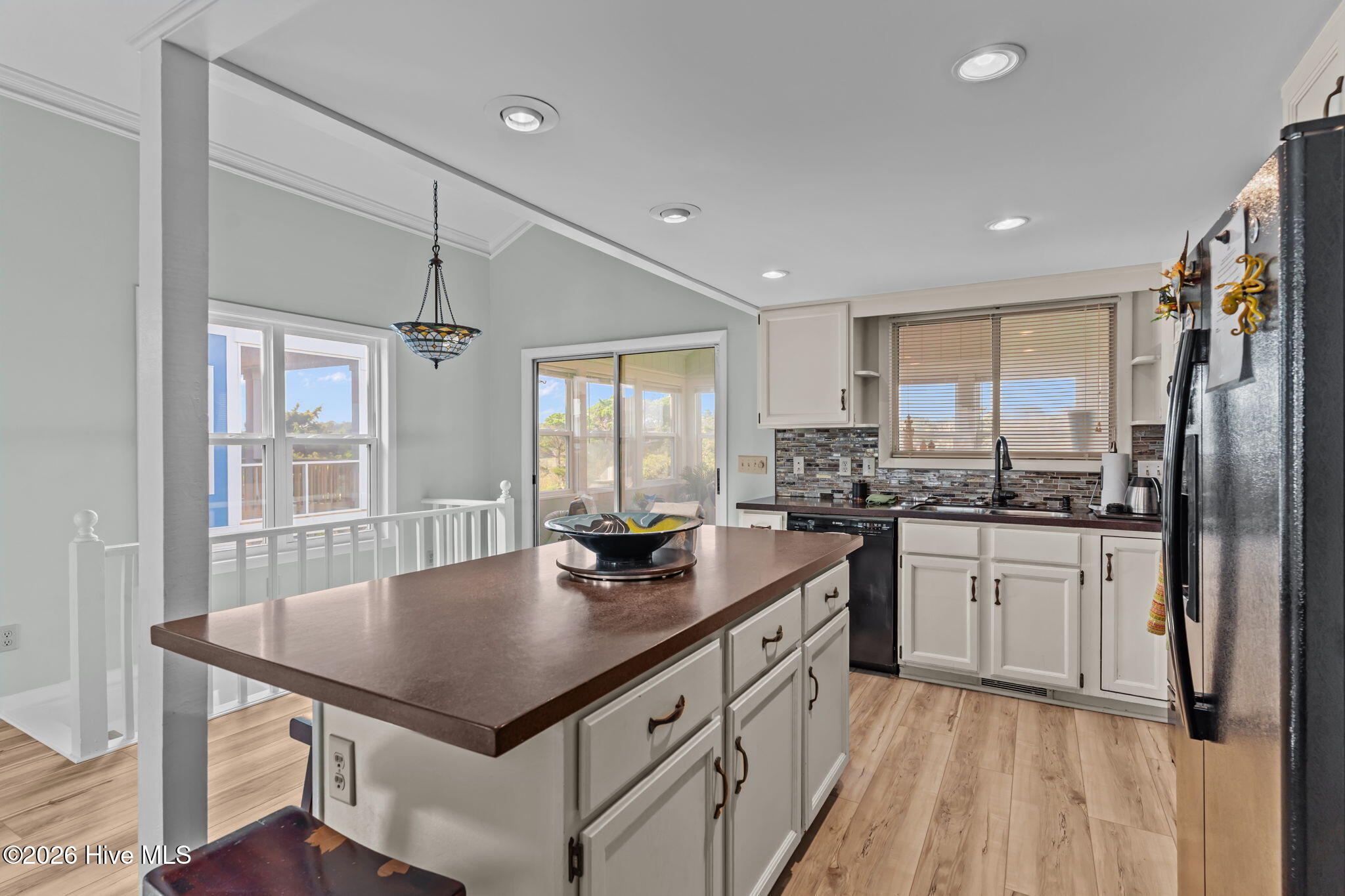 100553144 | Photo 39