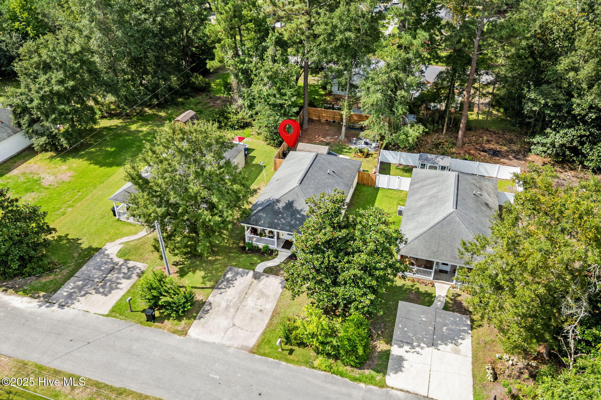 100526973 | Photo 11