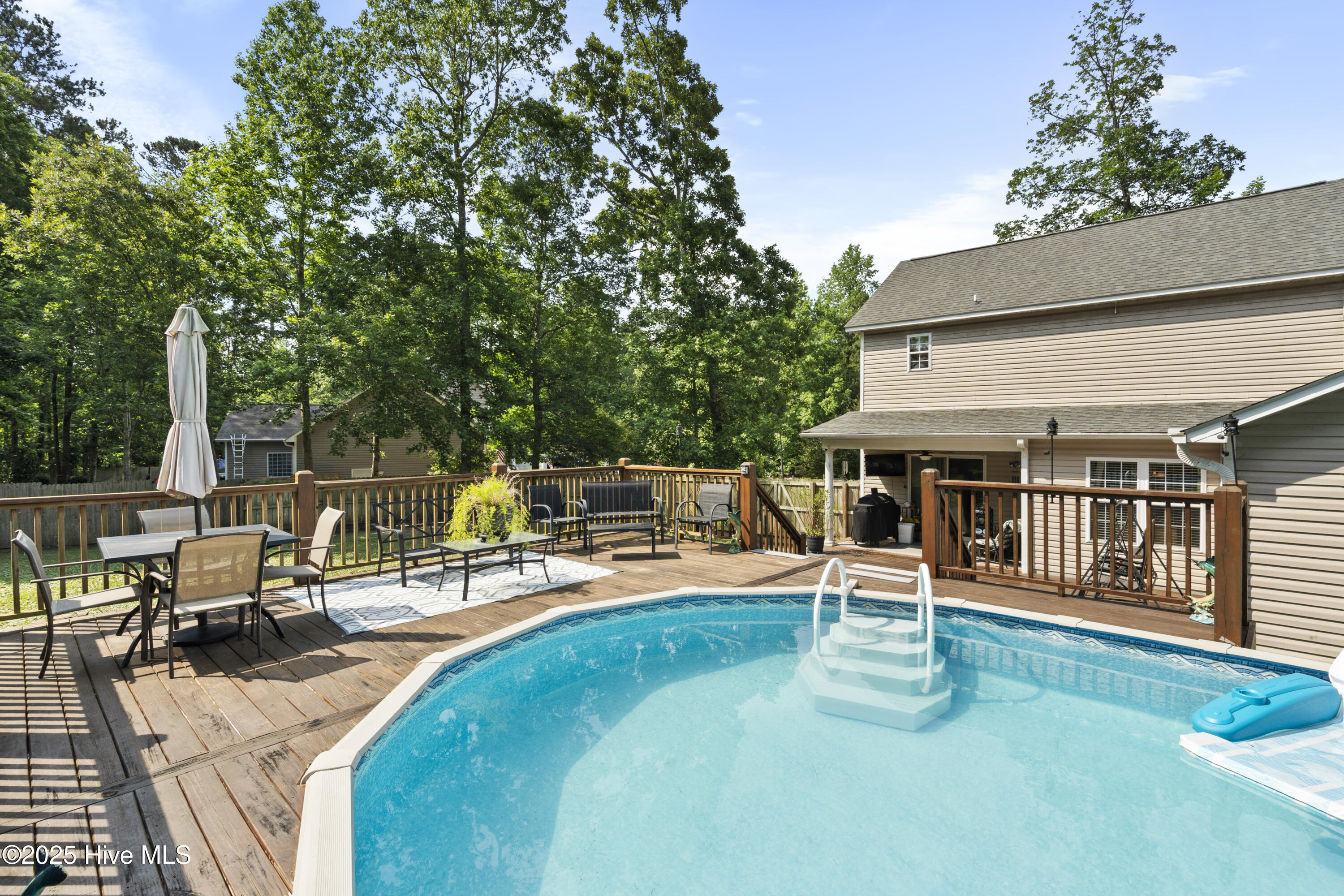 100509046 | Photo 13