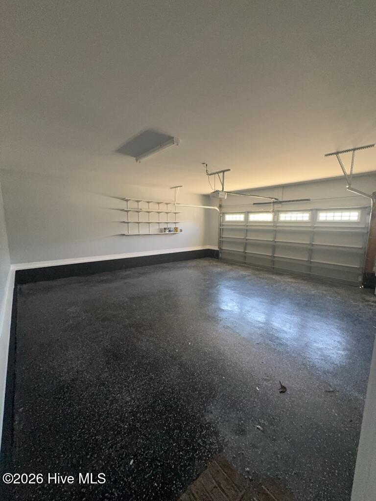 100561613 | Photo 33