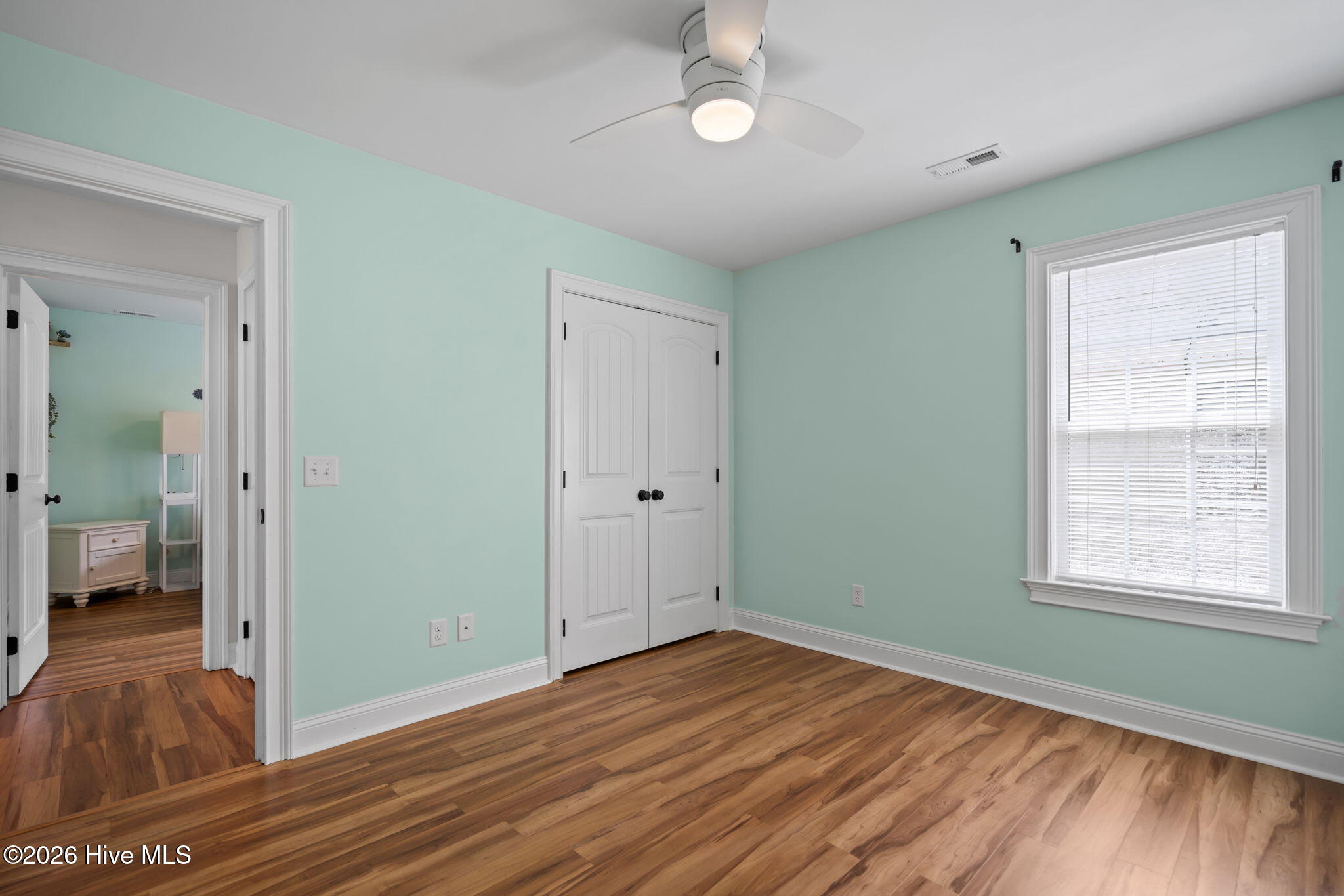 100566759 | Photo 30