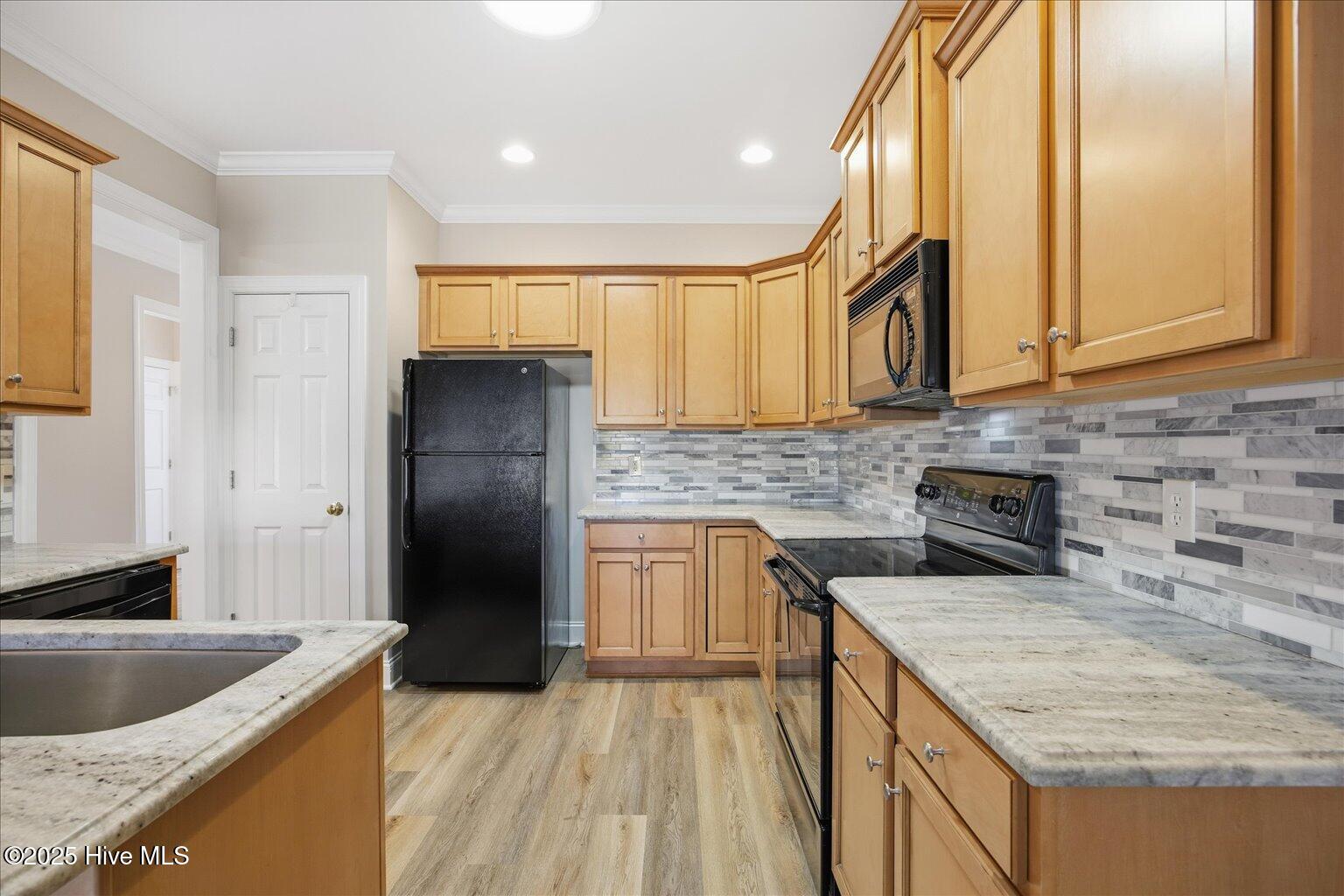 100543356 | Photo 14