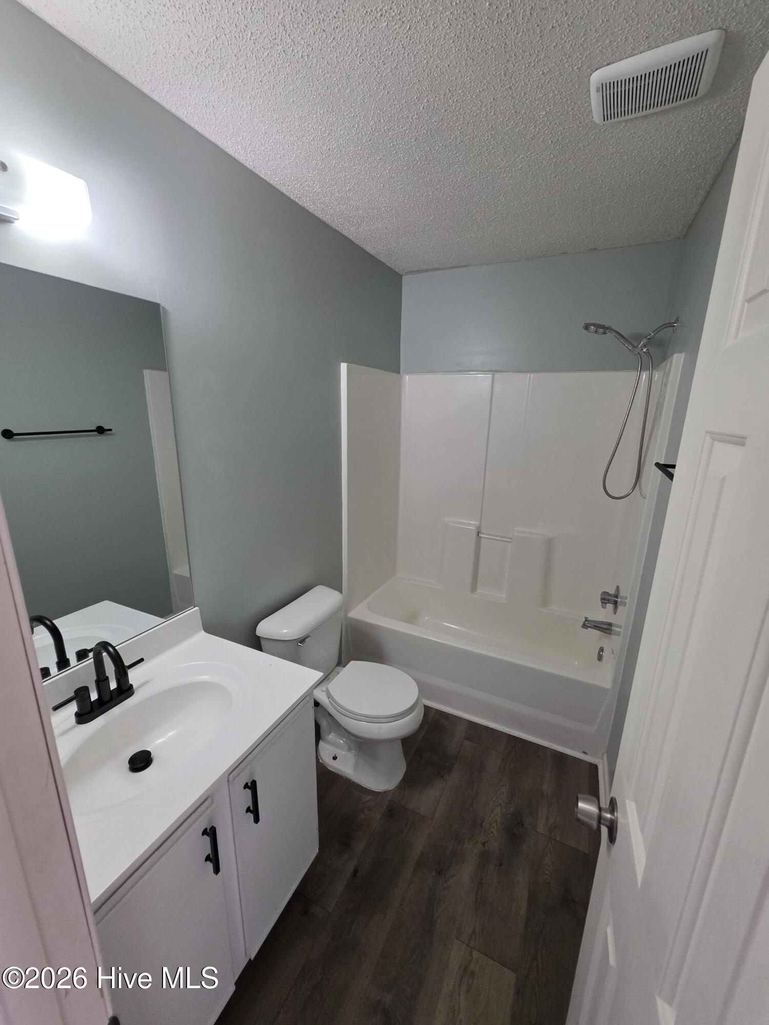 100557876 | Photo 14