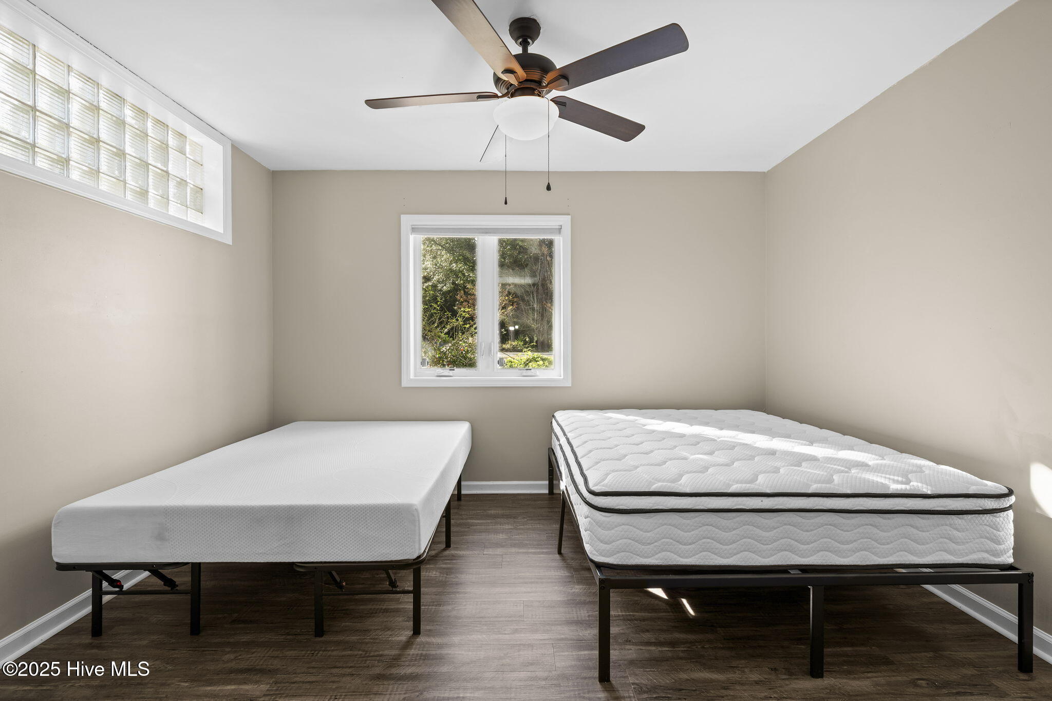 100542454 | Photo 50