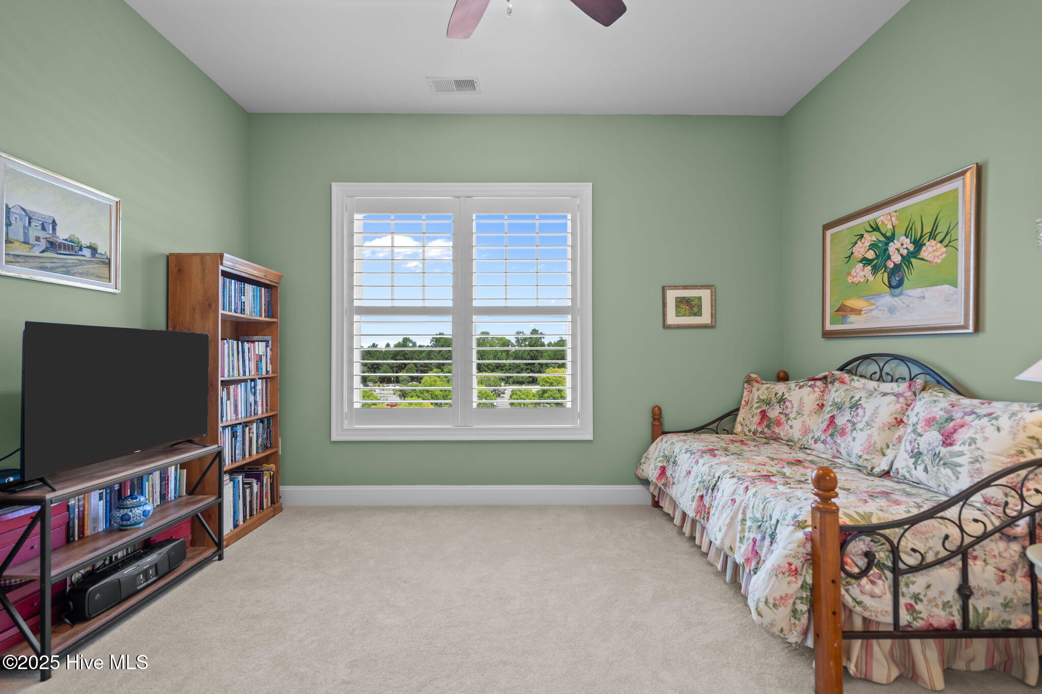 100525076 | Photo 35