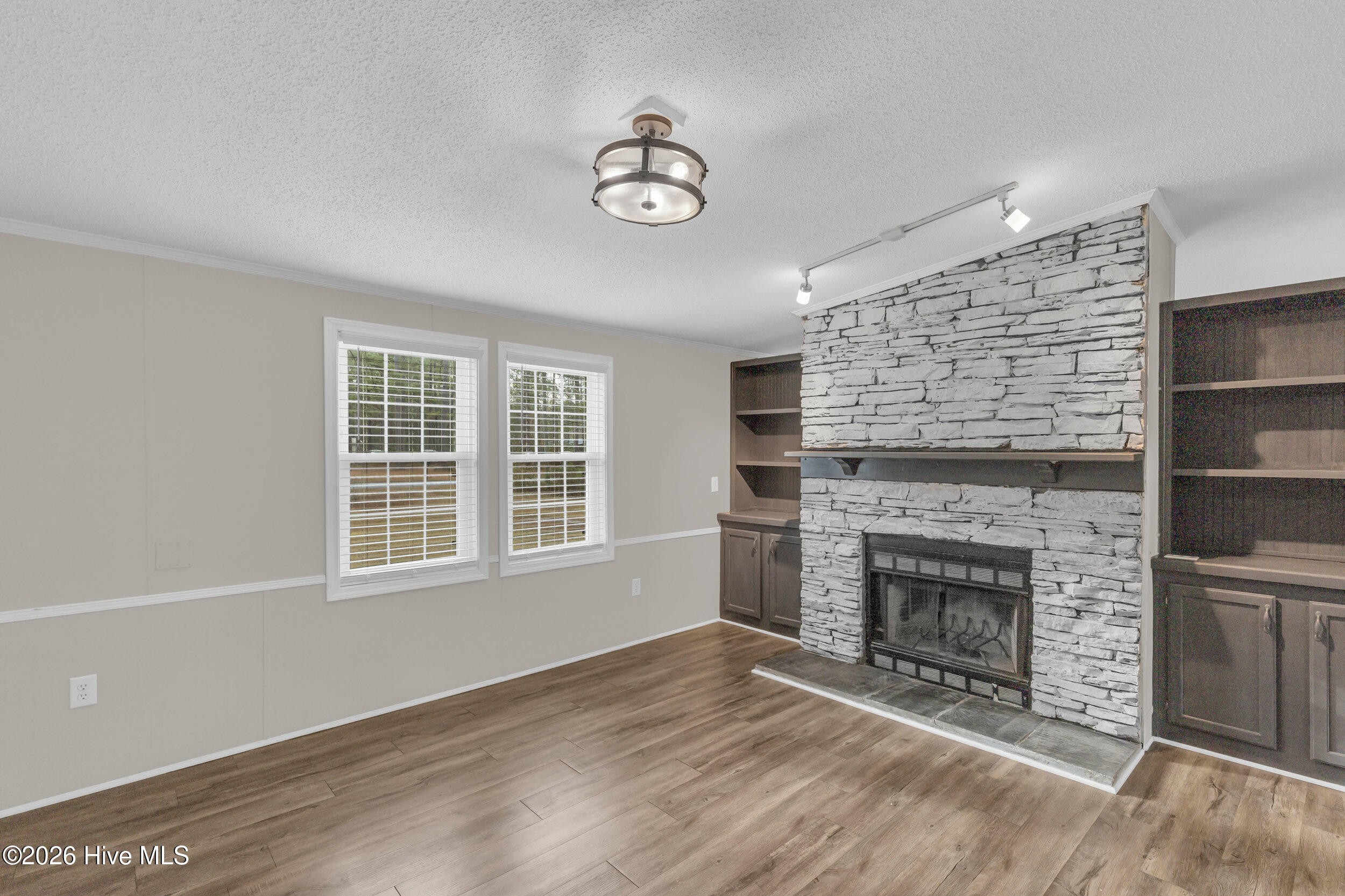 100550354 | Photo 10