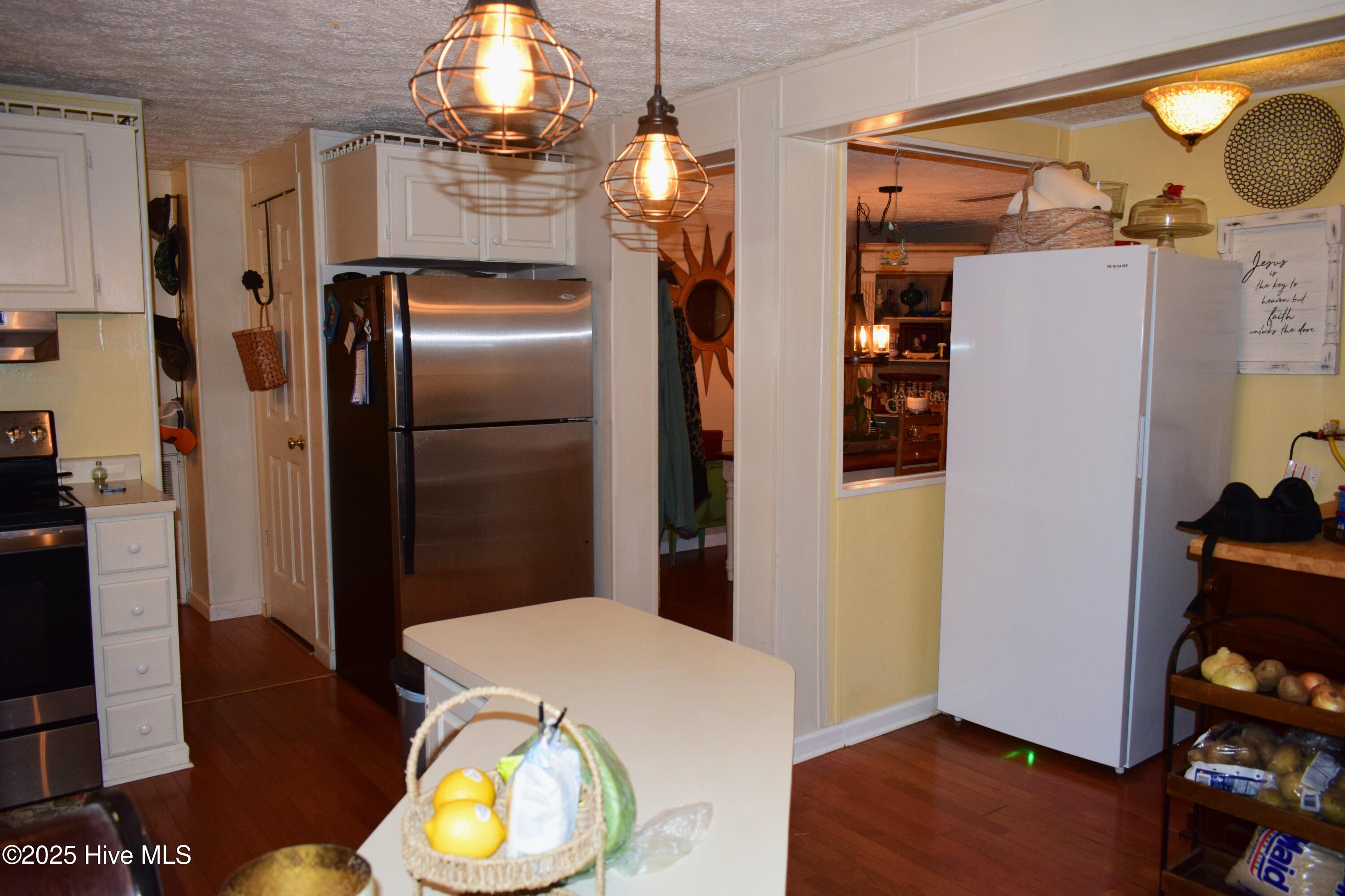 100543289 | Photo 19