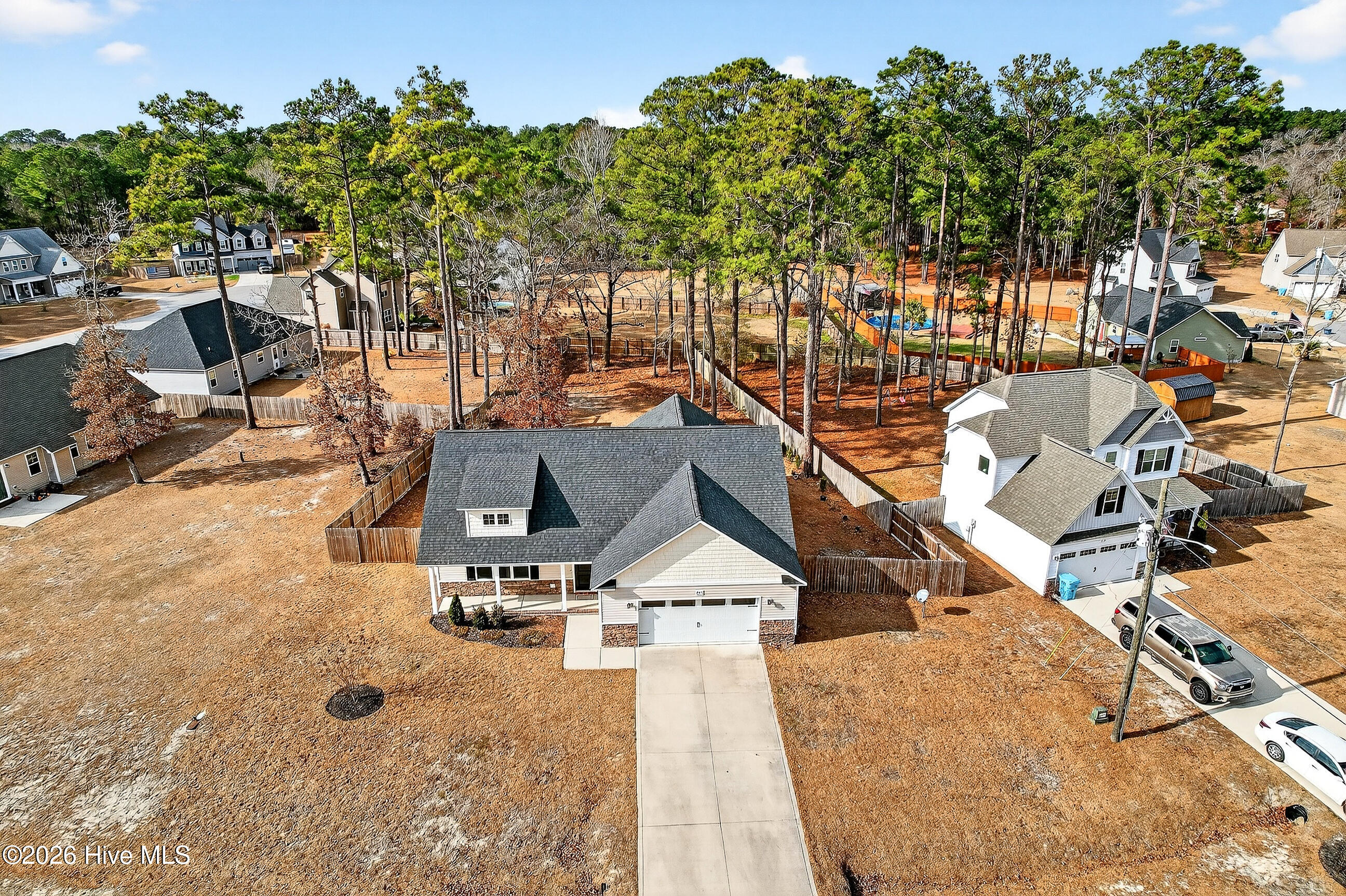 100549361 | Photo 33