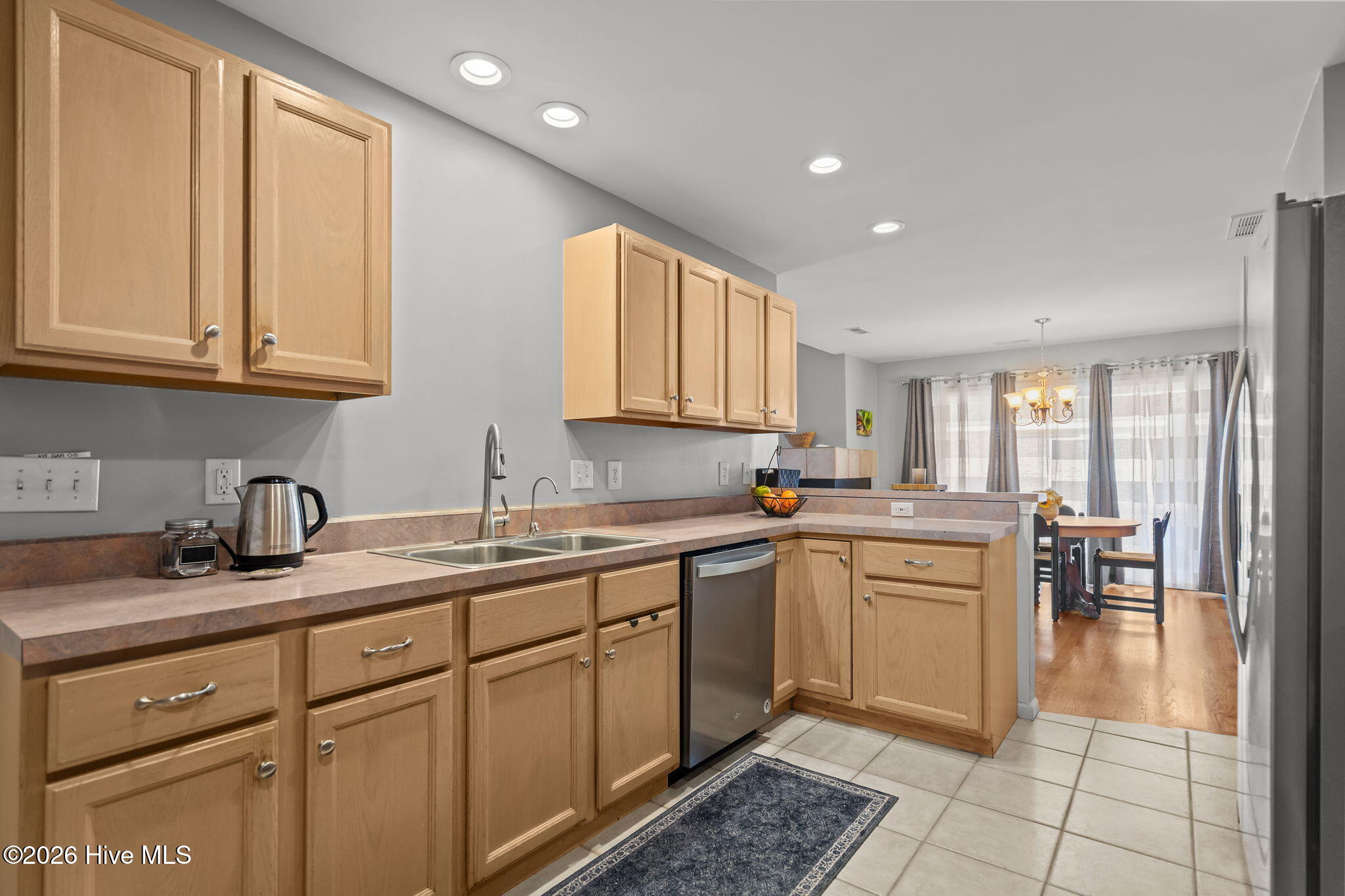 100552343 | Photo 14