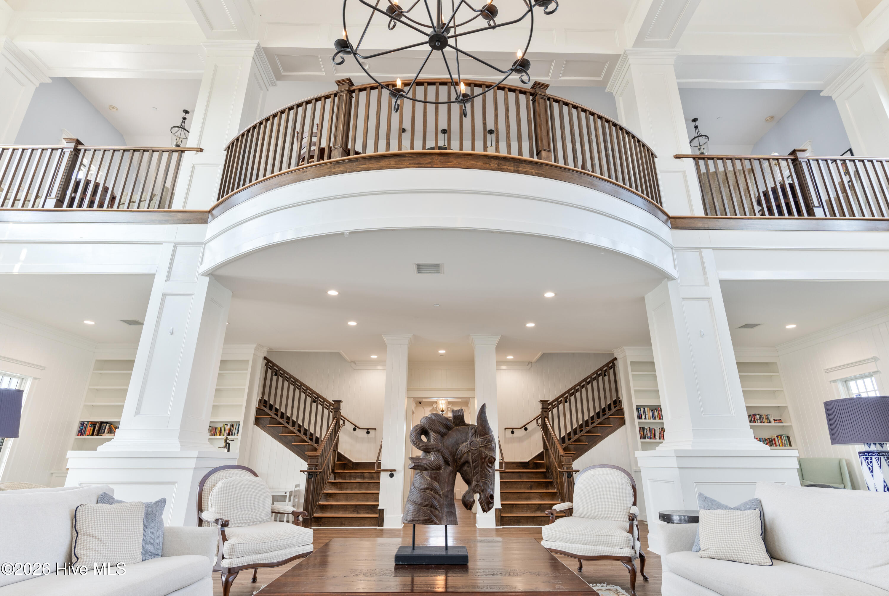 100565471 | Photo 95