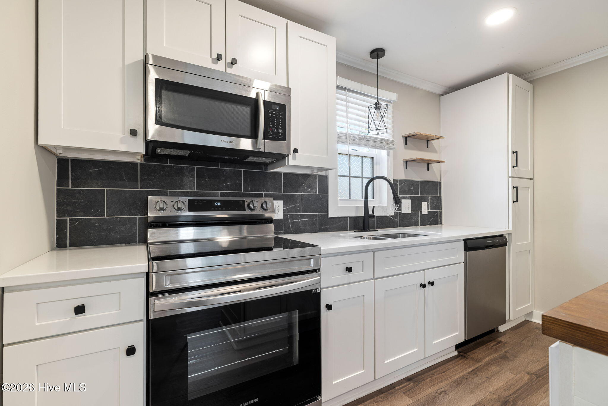 100551383 | Photo 19