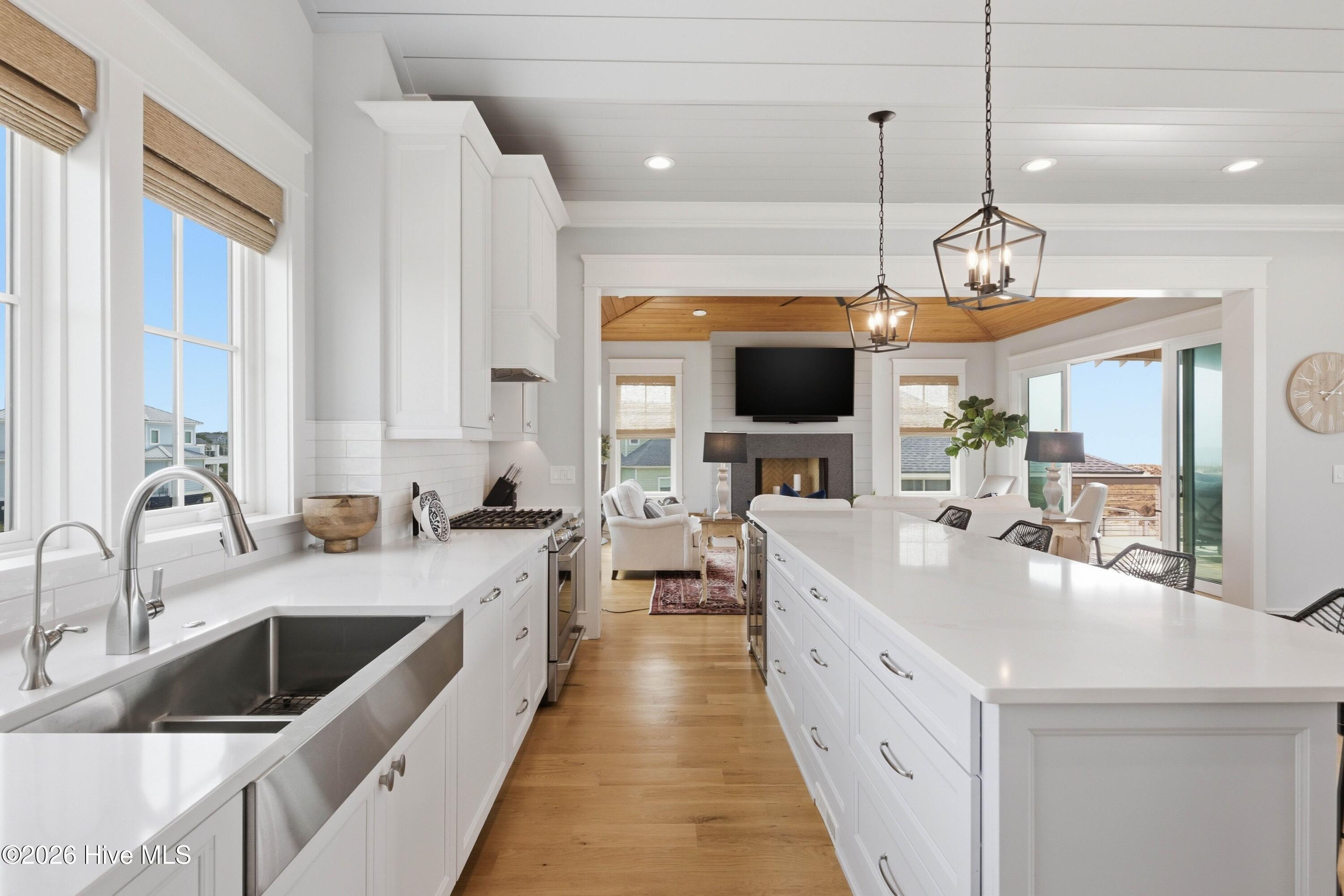 100564328 | Photo 11