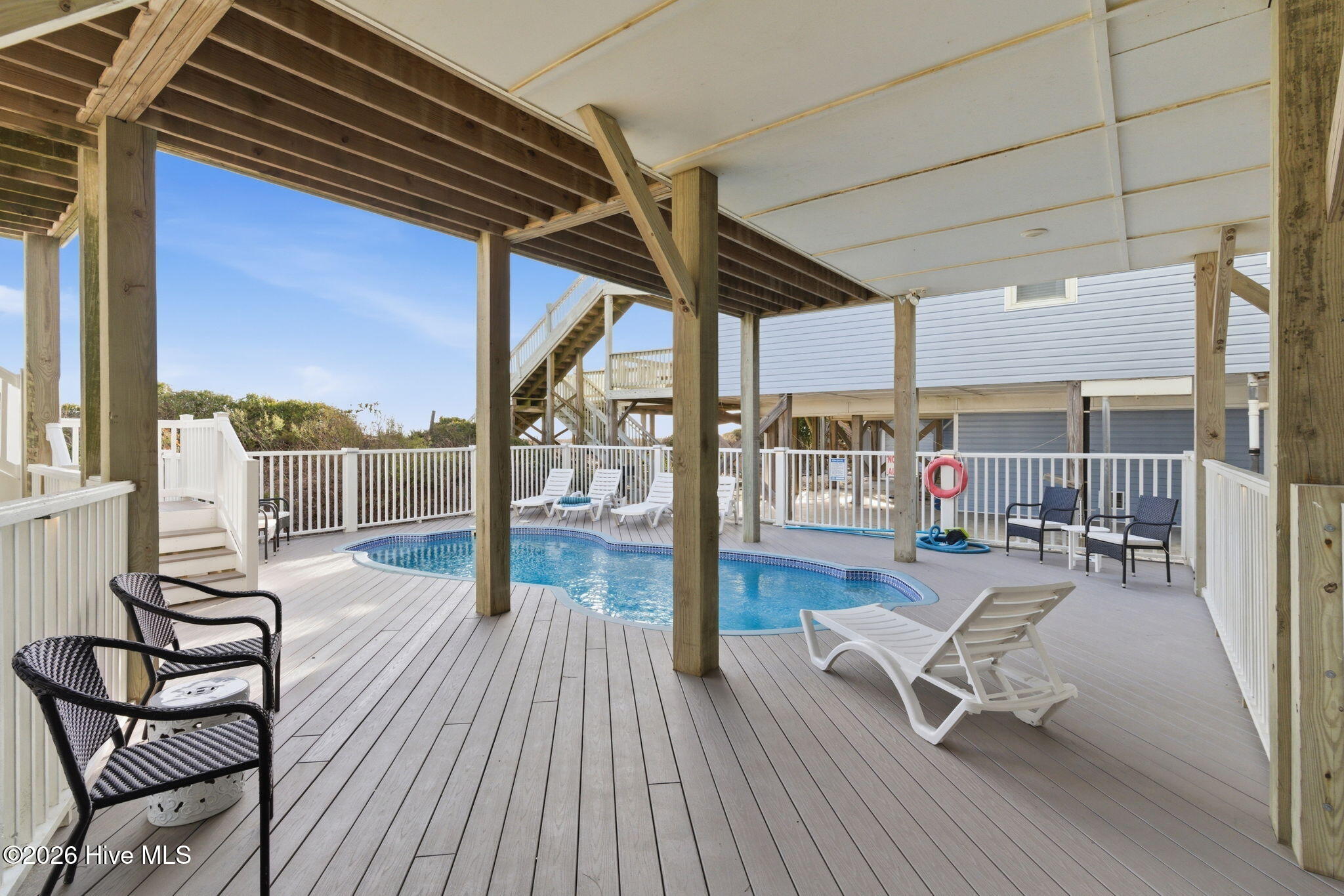 100555473 | Photo 55