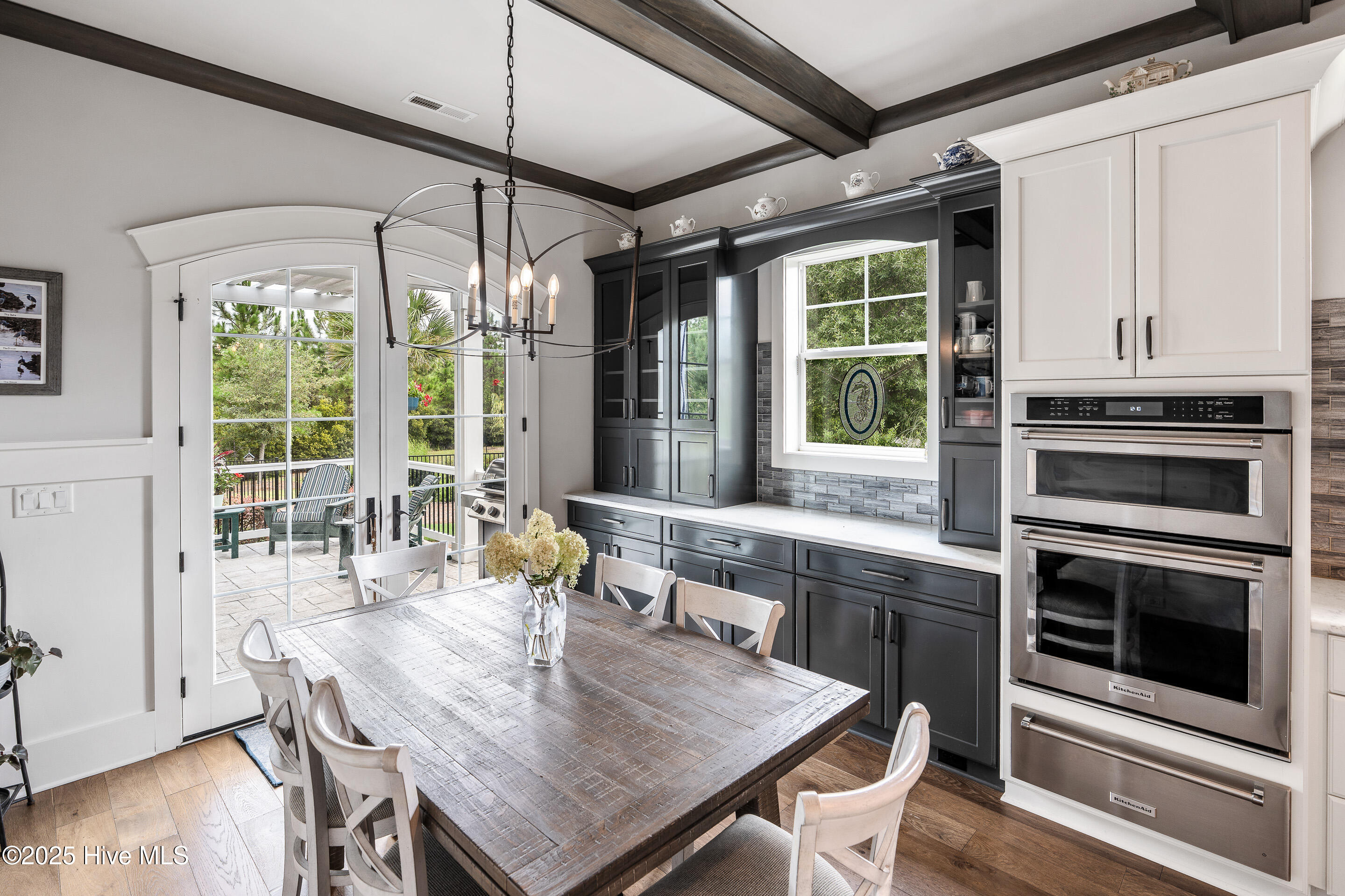 100554295 | Photo 21