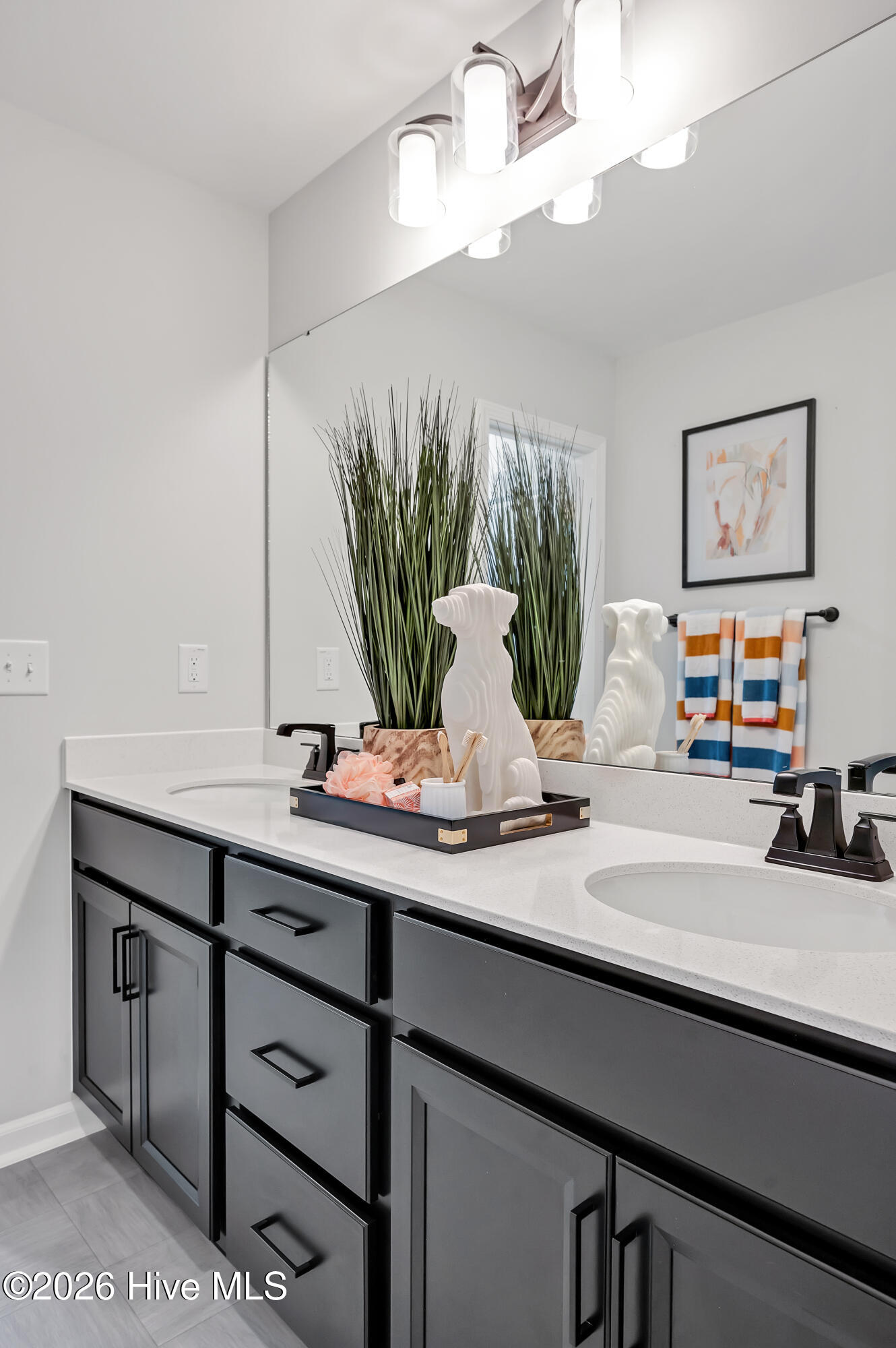 100548090 | Photo 35