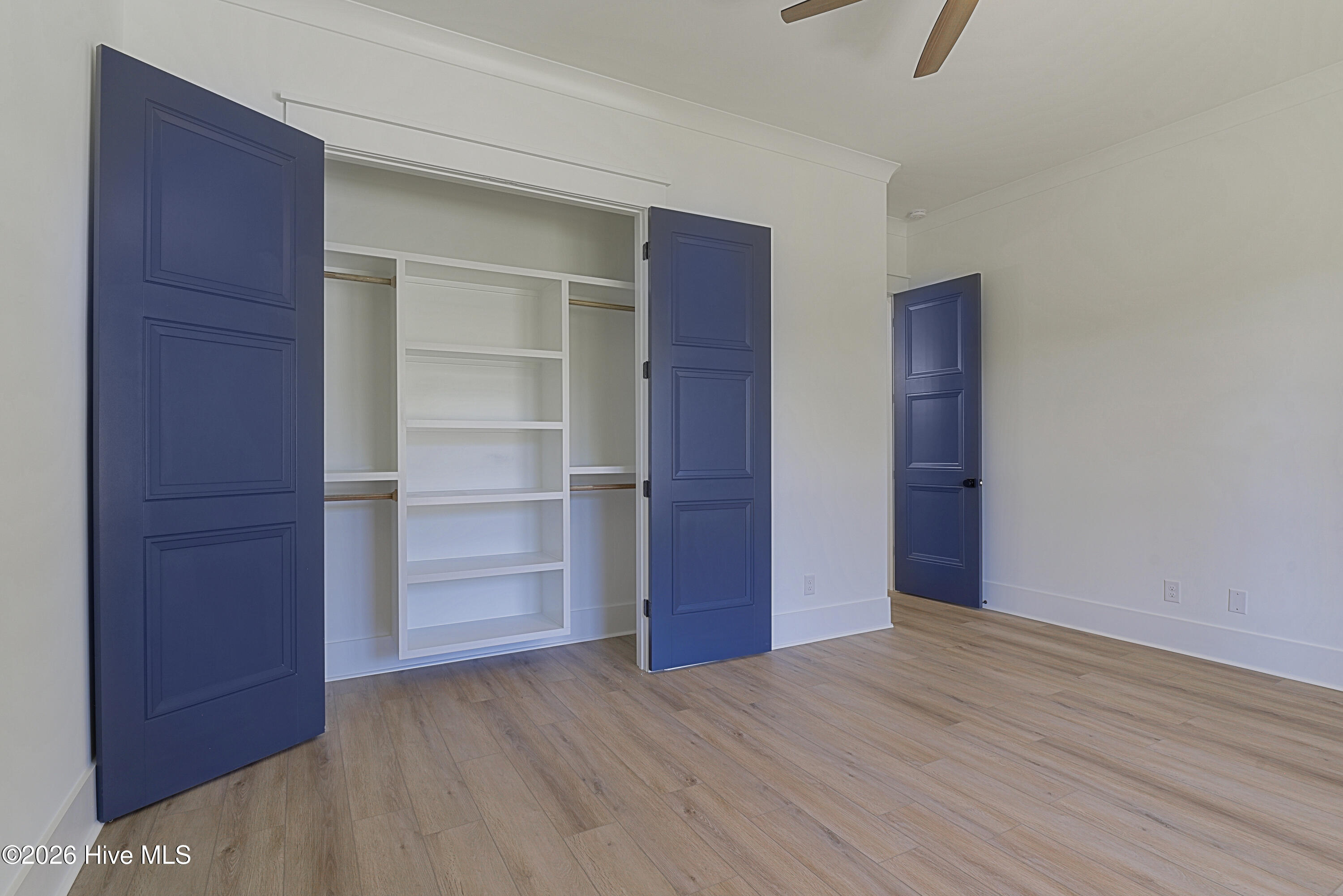 100547115 | Photo 14