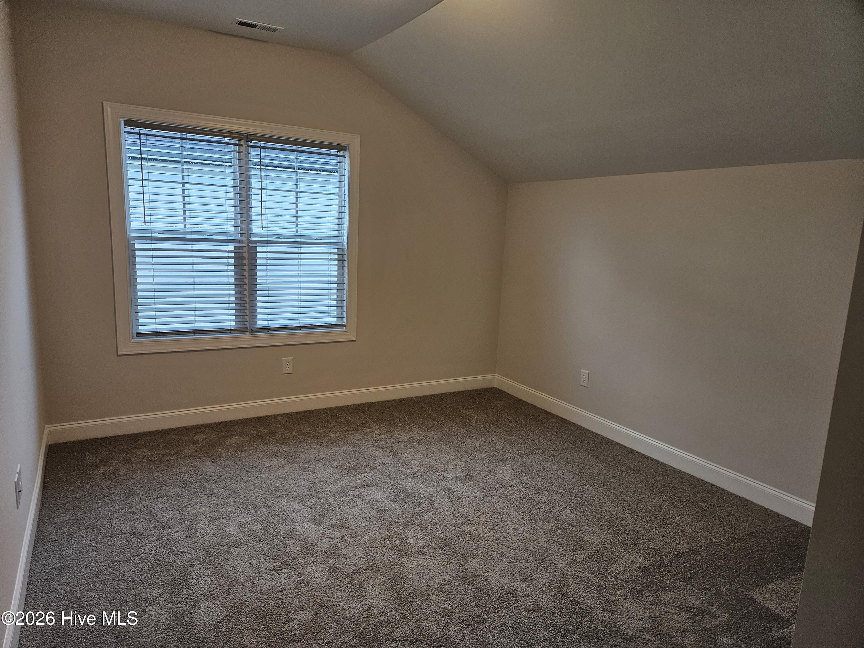 100569103 | Photo 28