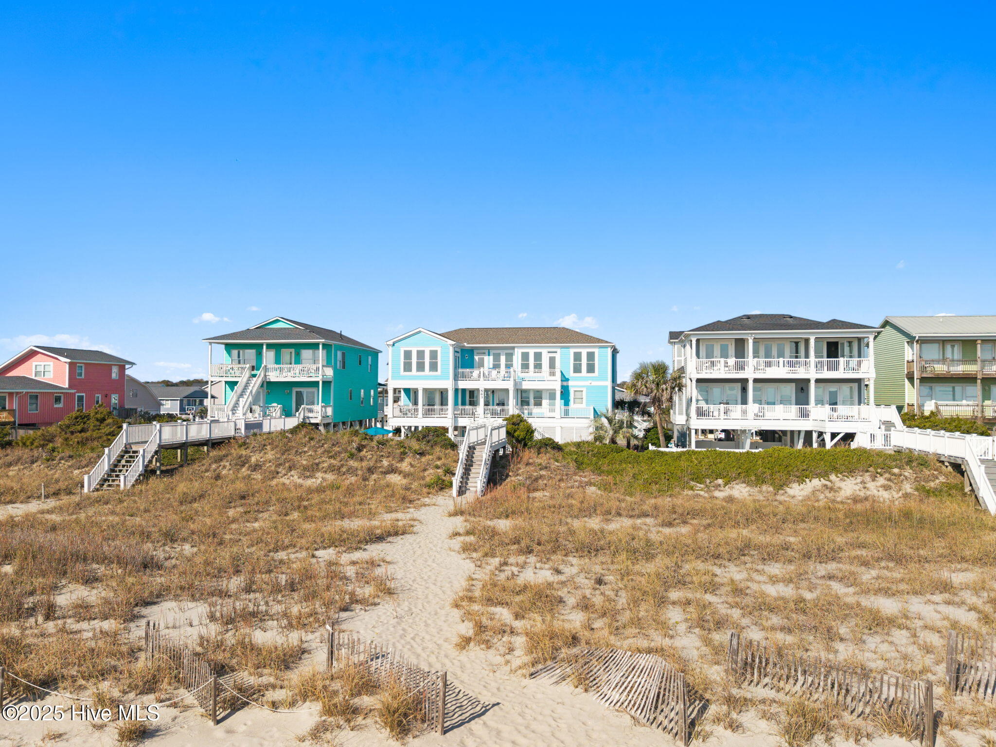 100542576 | Photo 83