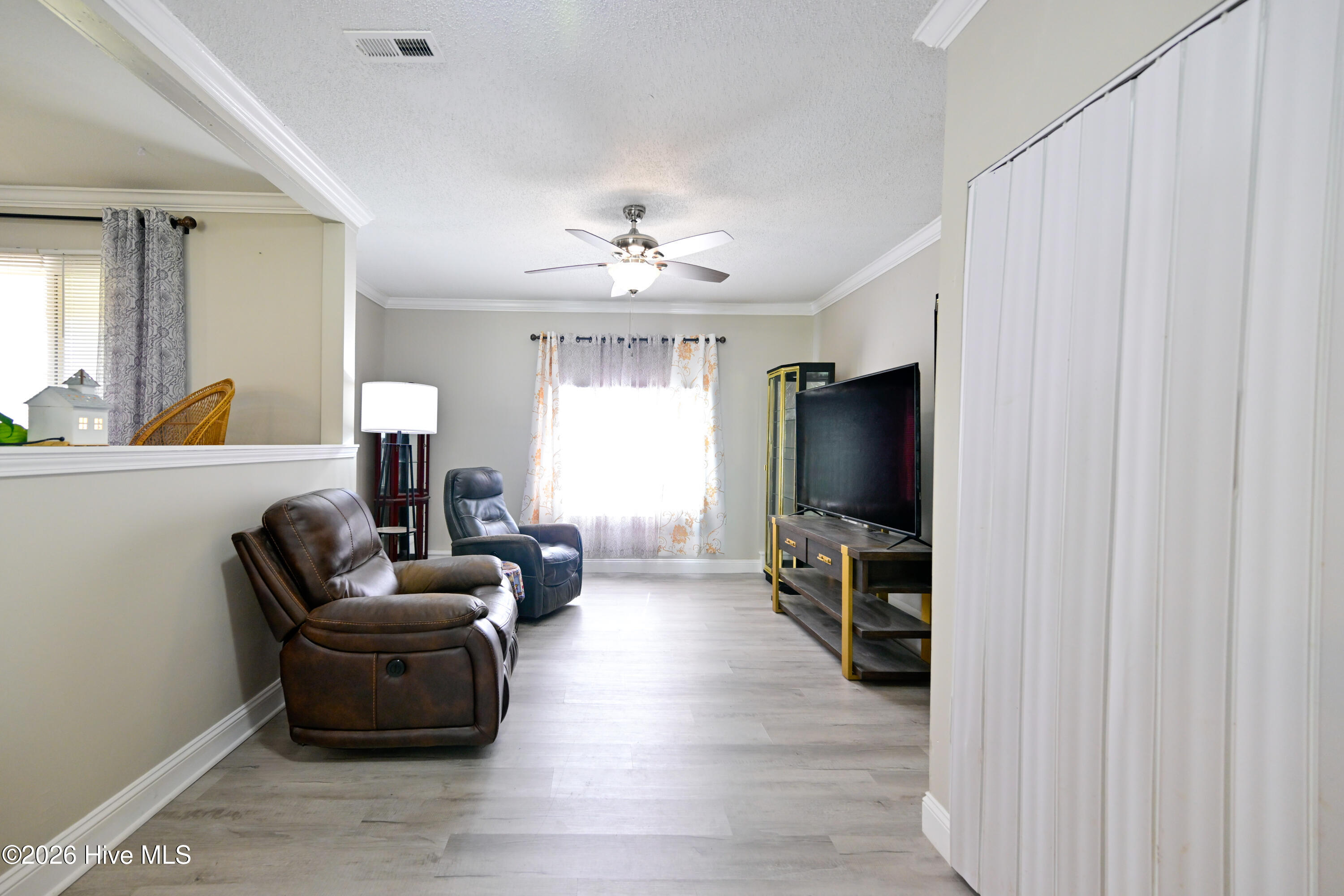 100564007 | Photo 17