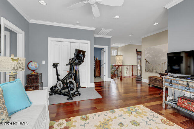 100543138 | Photo 31