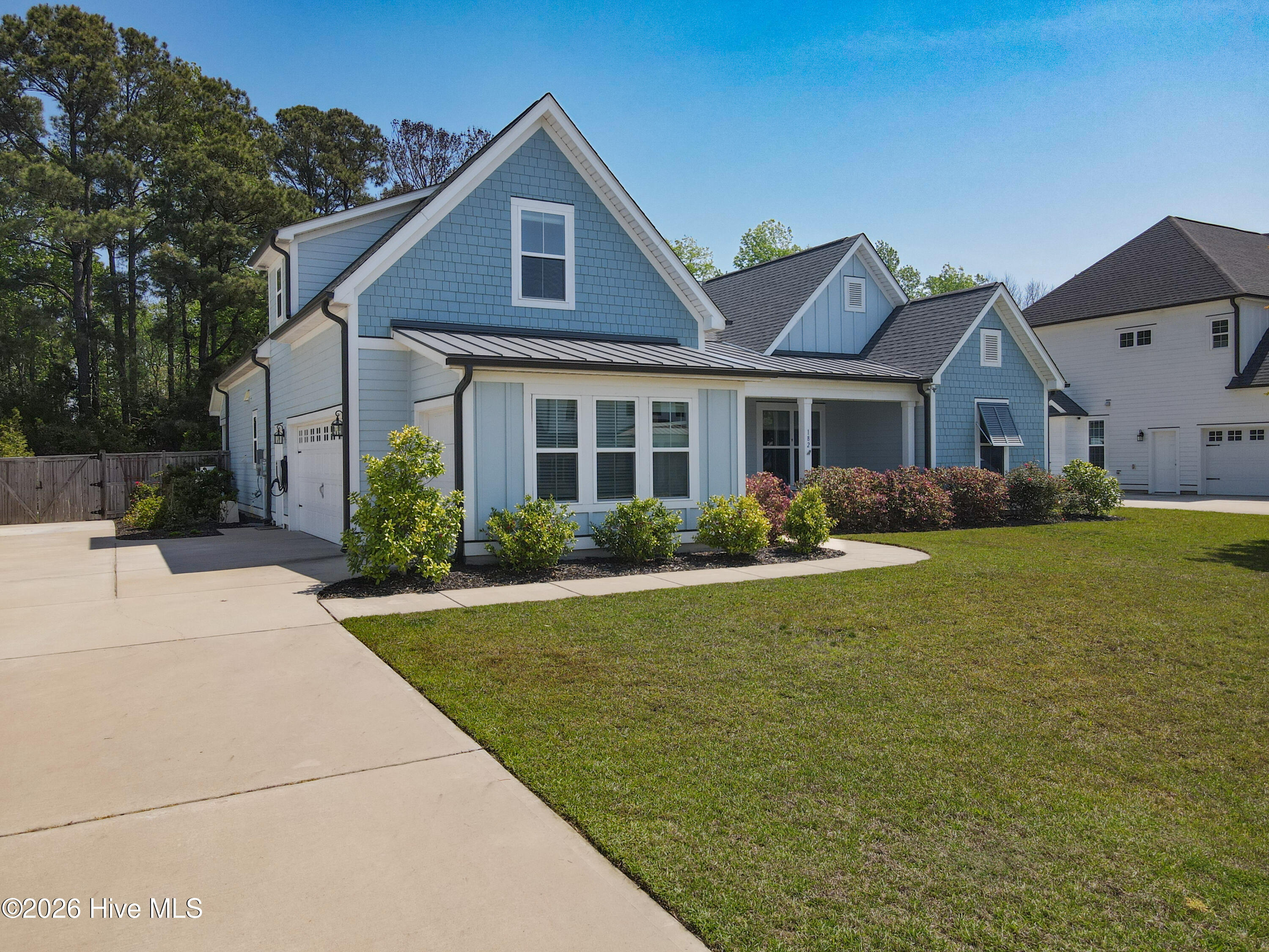 100567915 | Photo 80