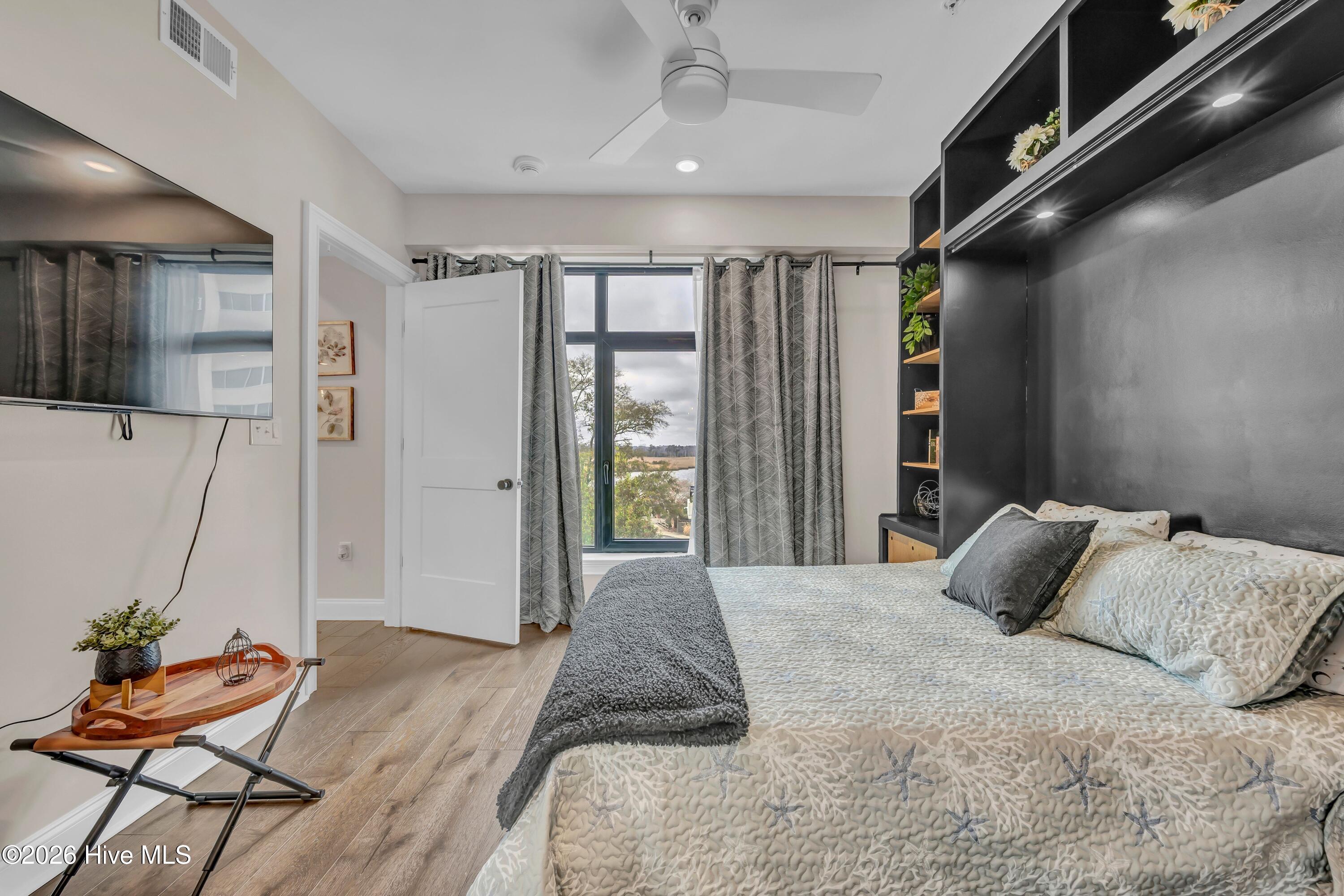 100553236 | Photo 19