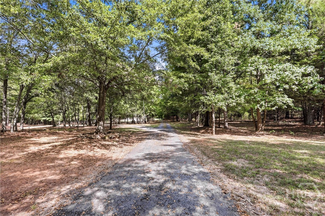 Photo 2 of Single family home for sale at 220 Deer Hvn Run, Carlton, GA 30627 | MLS# CL364555 | Listing updated on 2026-09-15