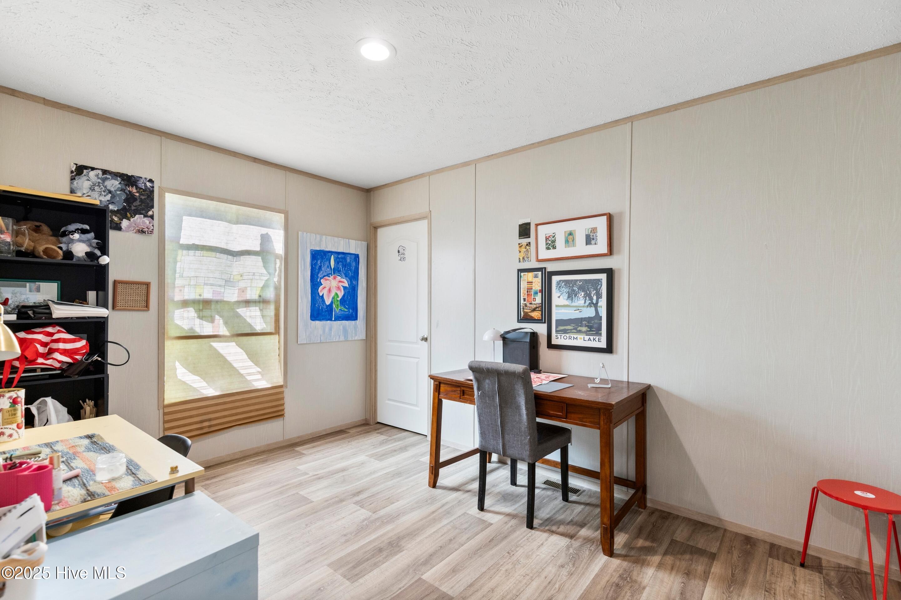 100542146 | Photo 21