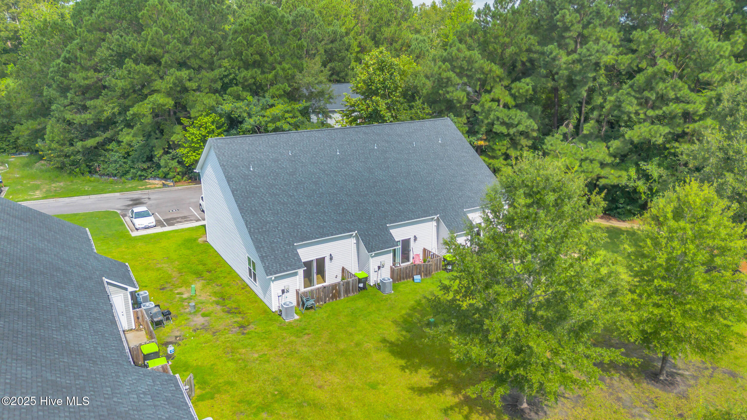 100549260 | Photo 39