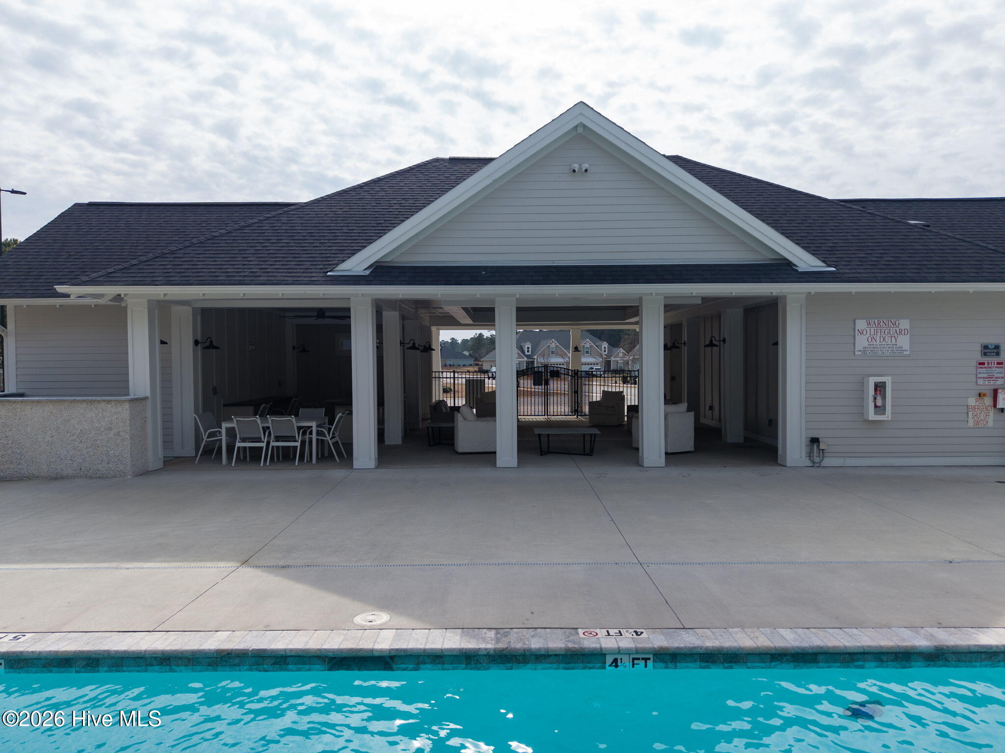 100555424 | Photo 60