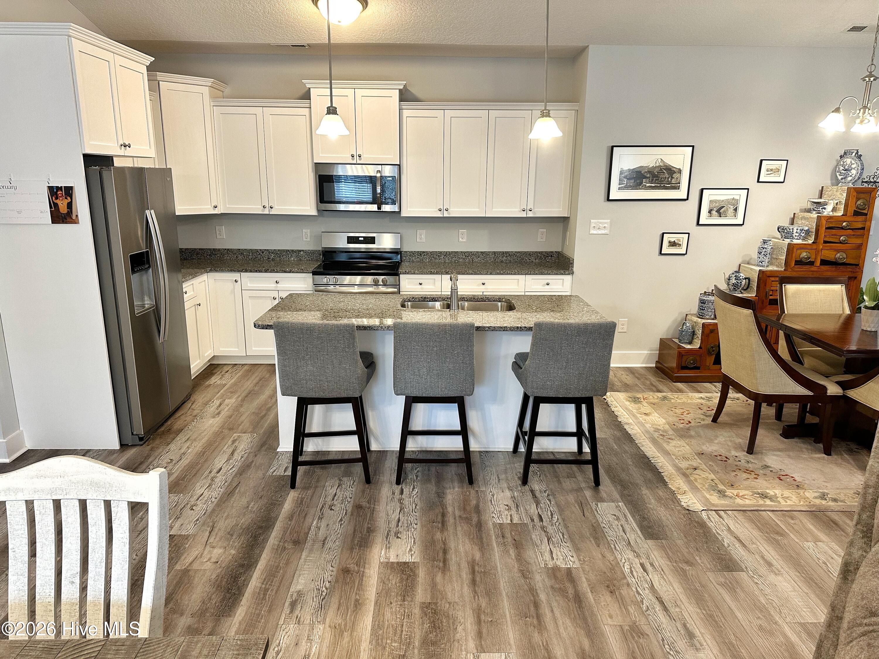 100555185 | Photo 16