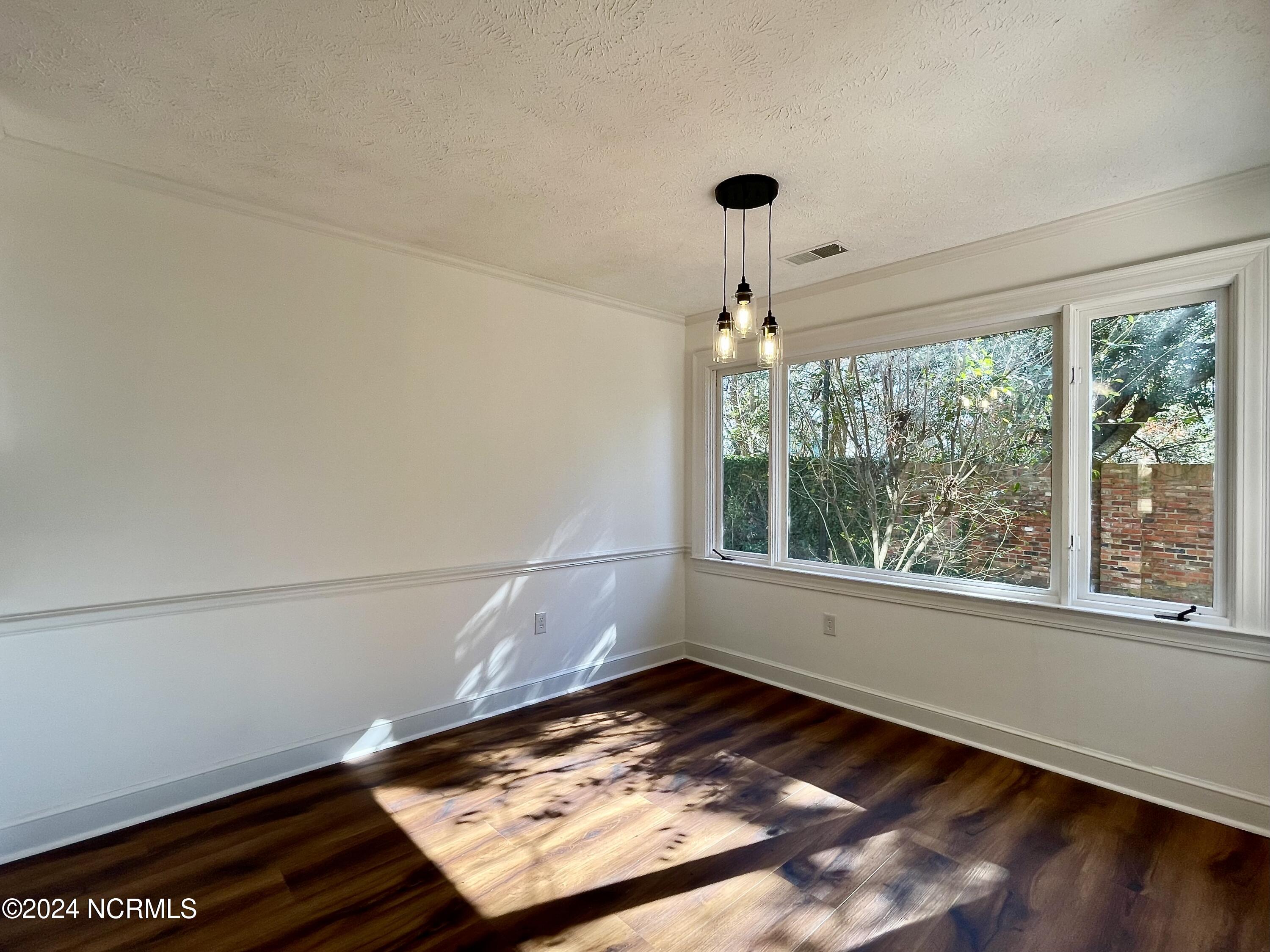 100426973 | Photo 14